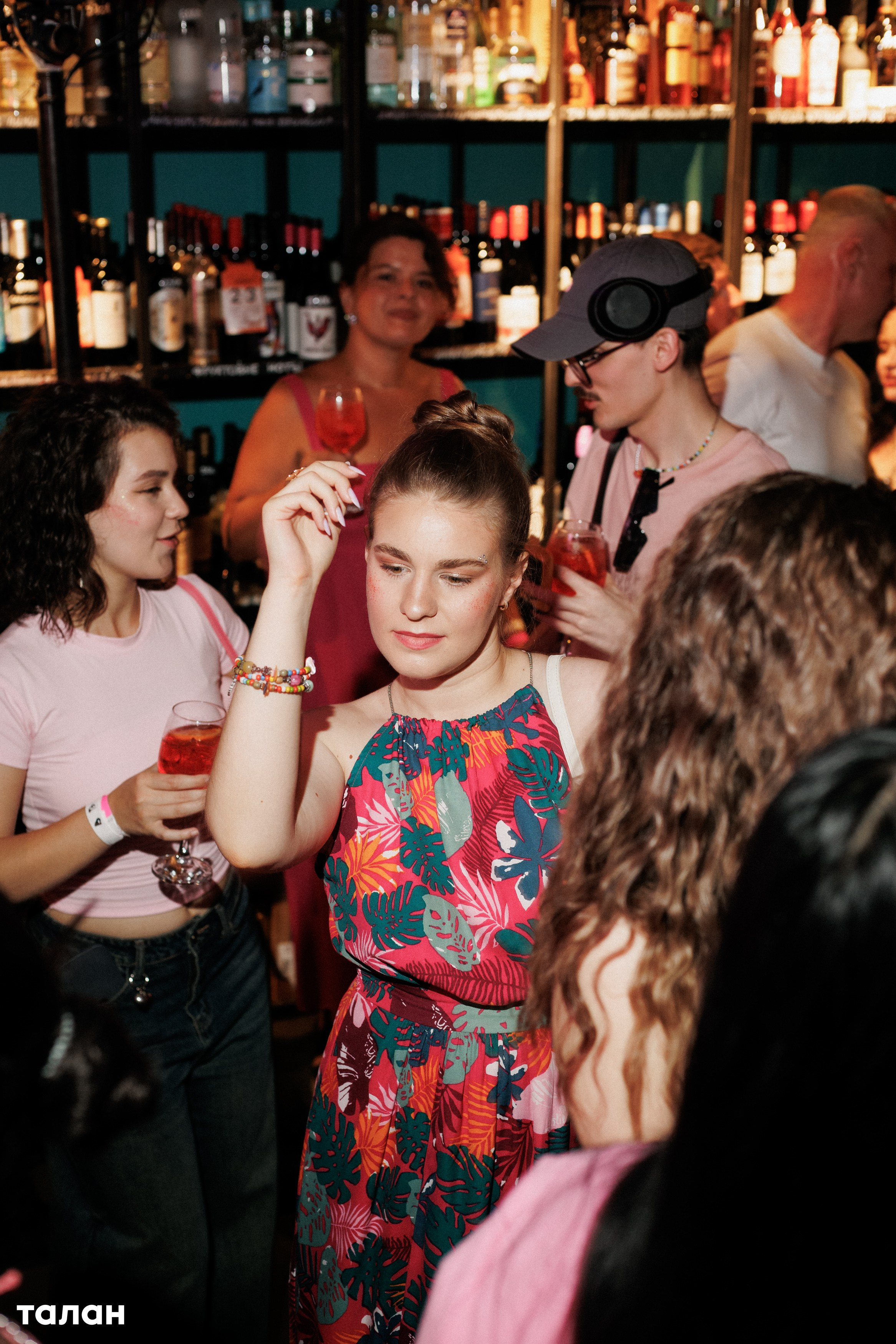 ВИНОТЕКА [бар+магаз] — BIRTHDAY PARTY. СВОИ. ФОТООТЧЕТЫ-СОБЫТИЯ-МЕСТА