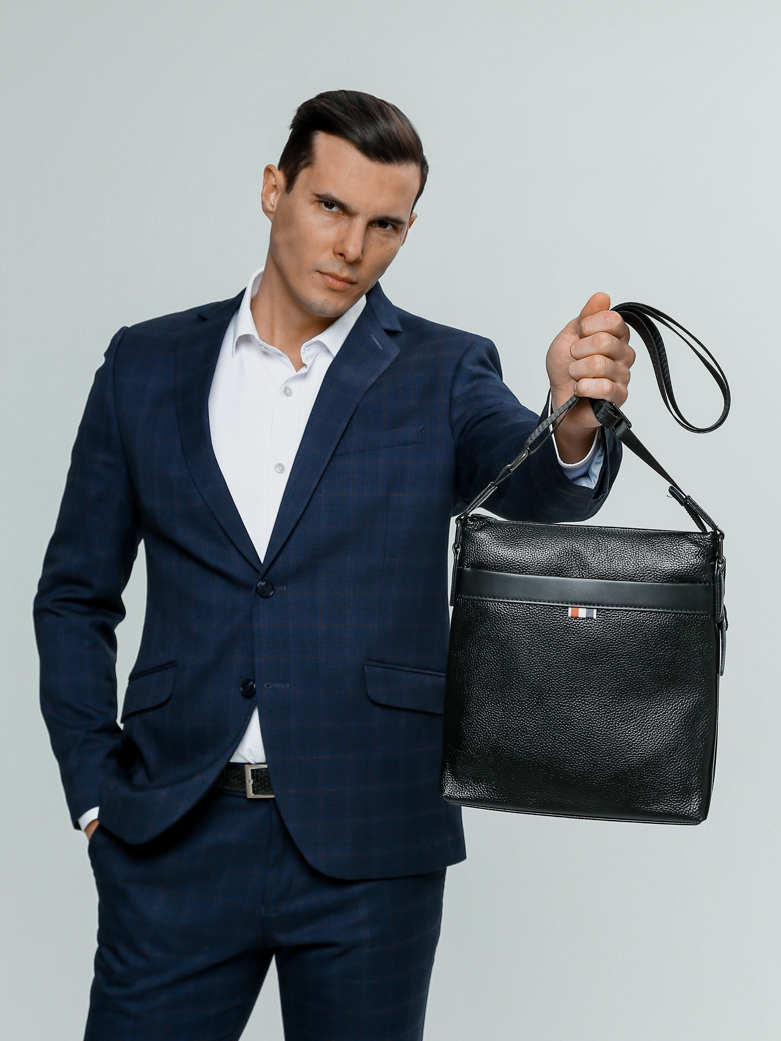 Коммерческая фотосессия мужских сумок для маркетплейсов и социальных сетей. Fashion фотограф в Санкт-Петербурге Савинова Ирина