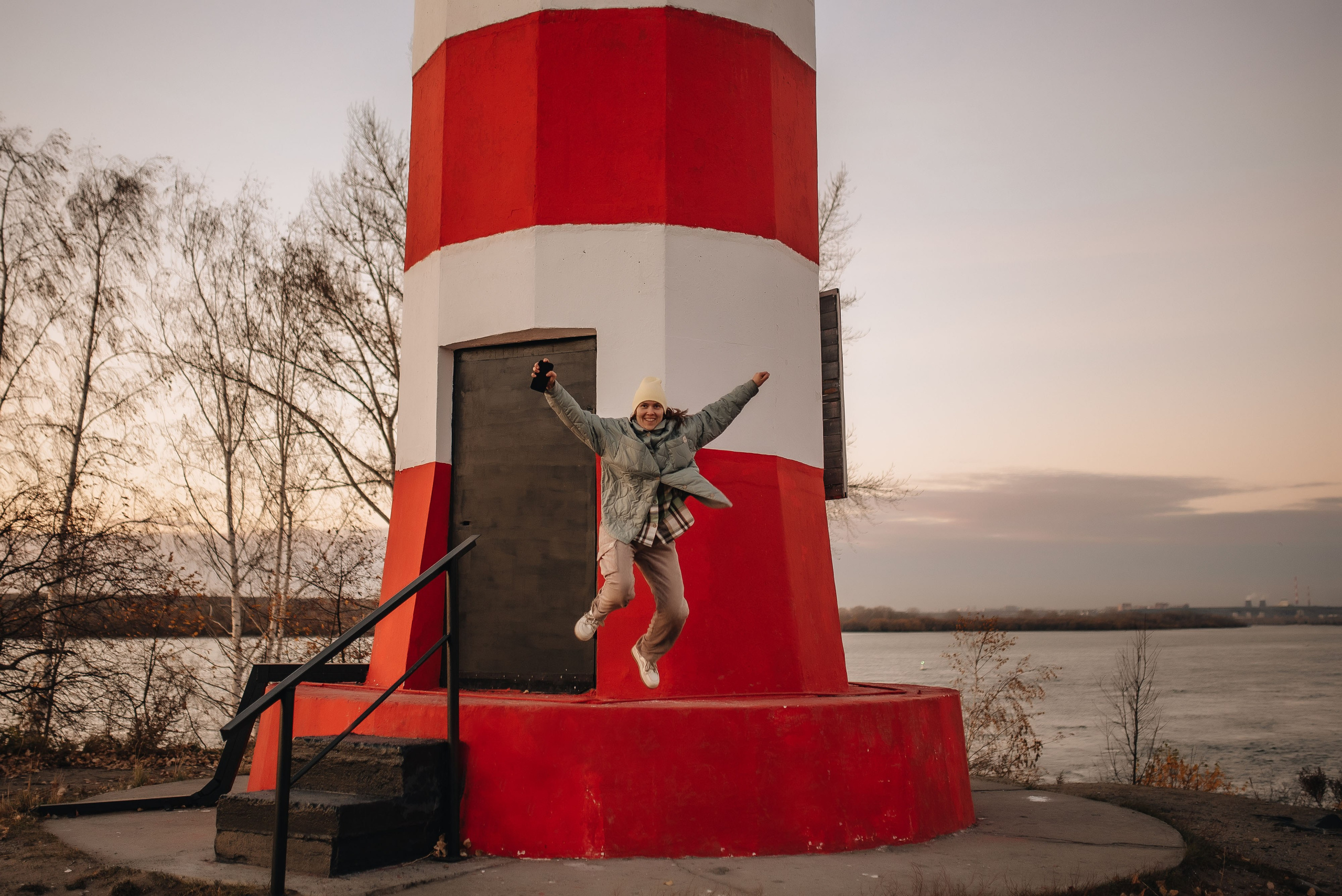 Катя и Варя (маяк). Семейная фотосессия в Новосибирске от фотографа Ольги Коваль