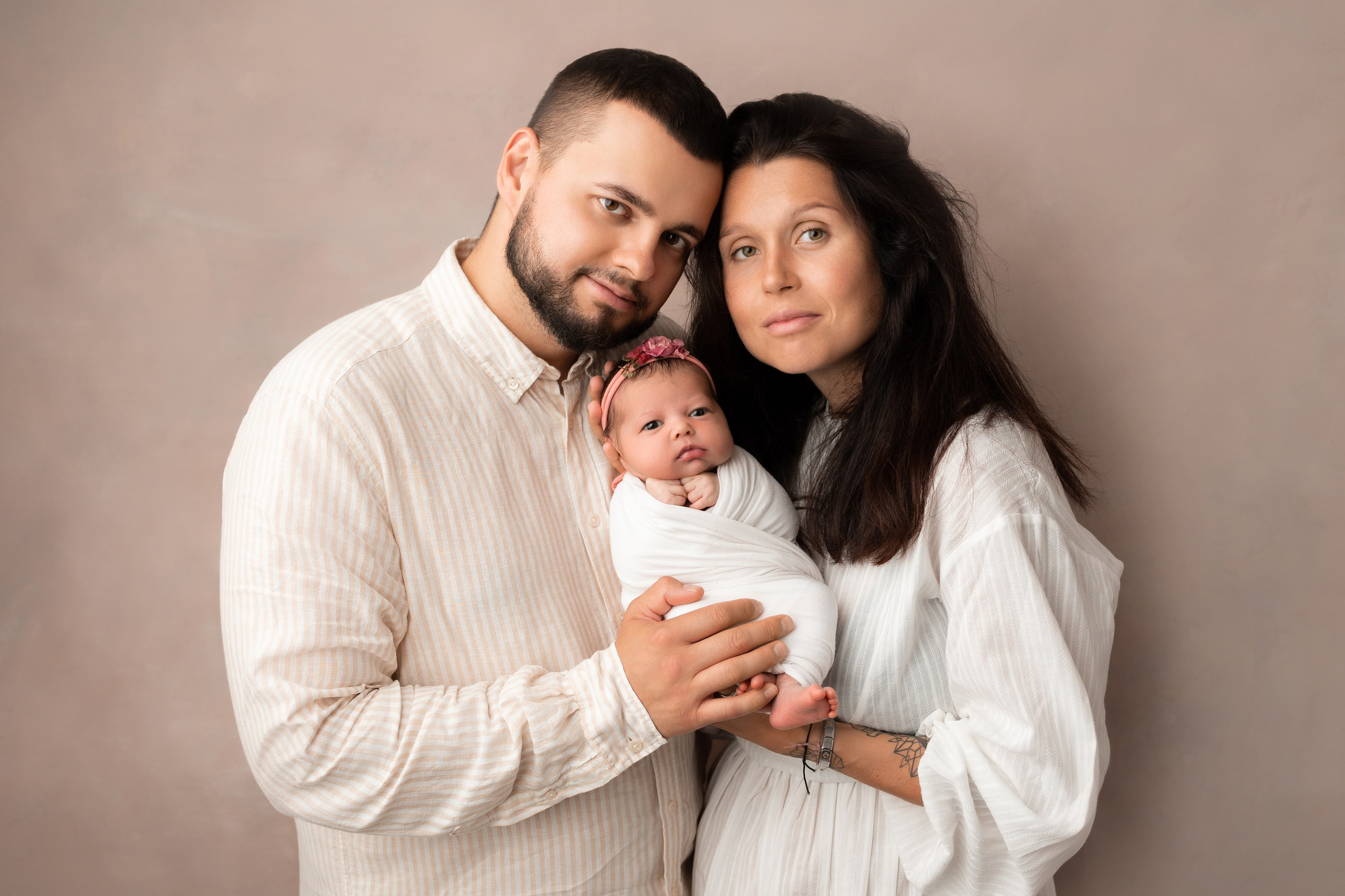 Портфолио Семья - Фотограф новорожденных: моменты счастья и связи. Фотограф новорожденных: волшебные моменты первых дней жизни