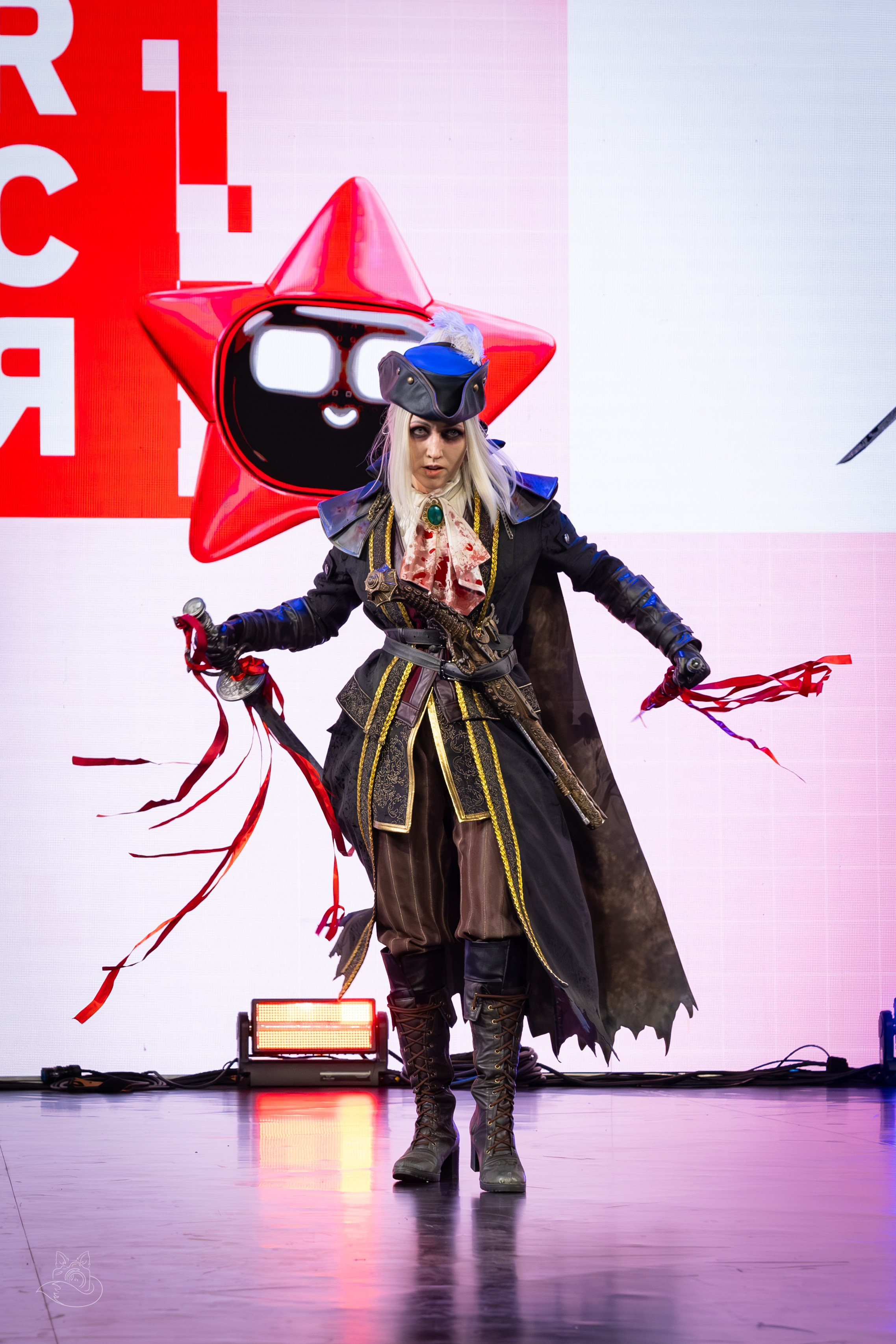 Сцена РЭД ЭКСПО 2024. Косплей фотограф