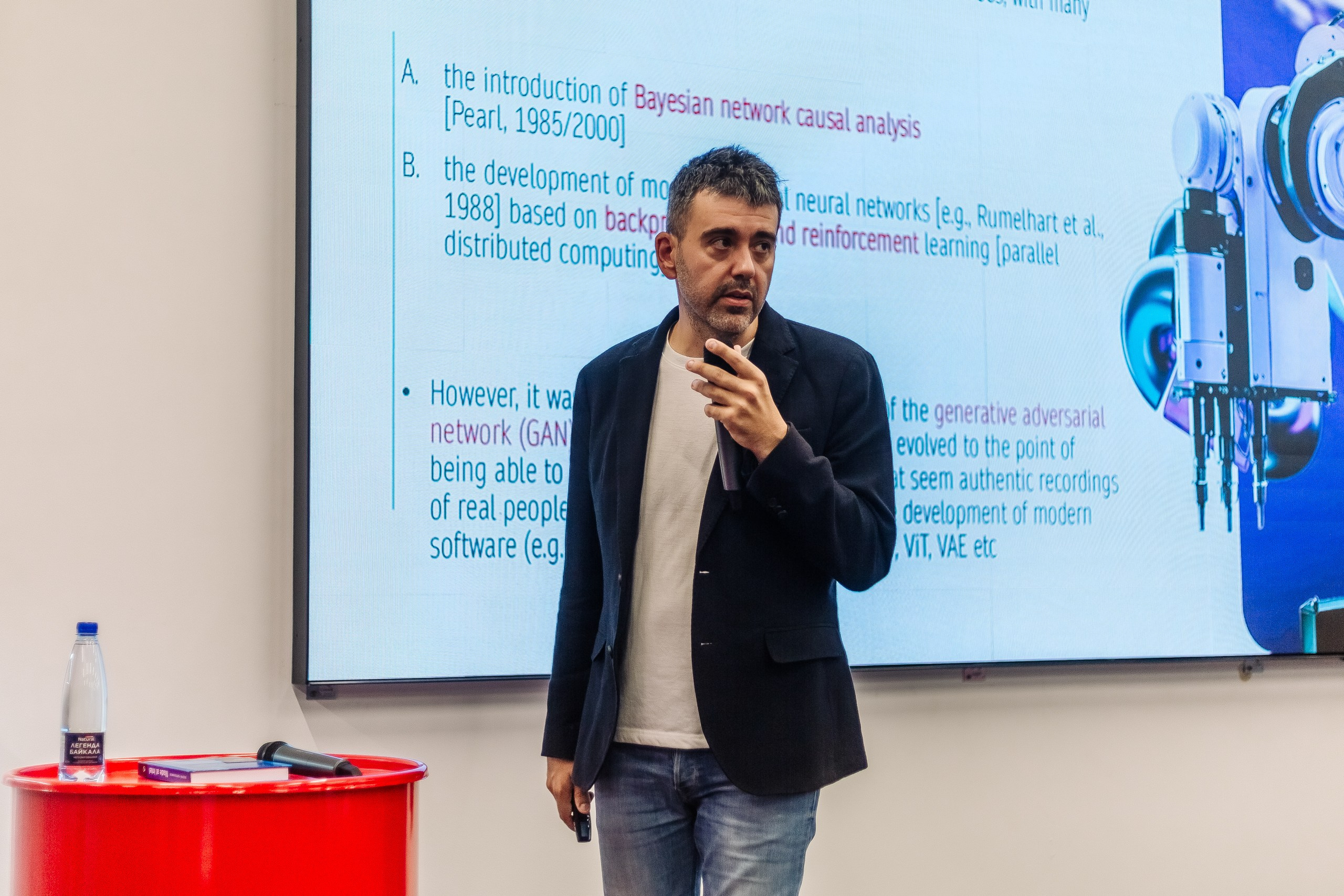 Неймарк. Лекторий. Репортажный и портретный фотограф в Нижнем Новгороде Максим Горшков