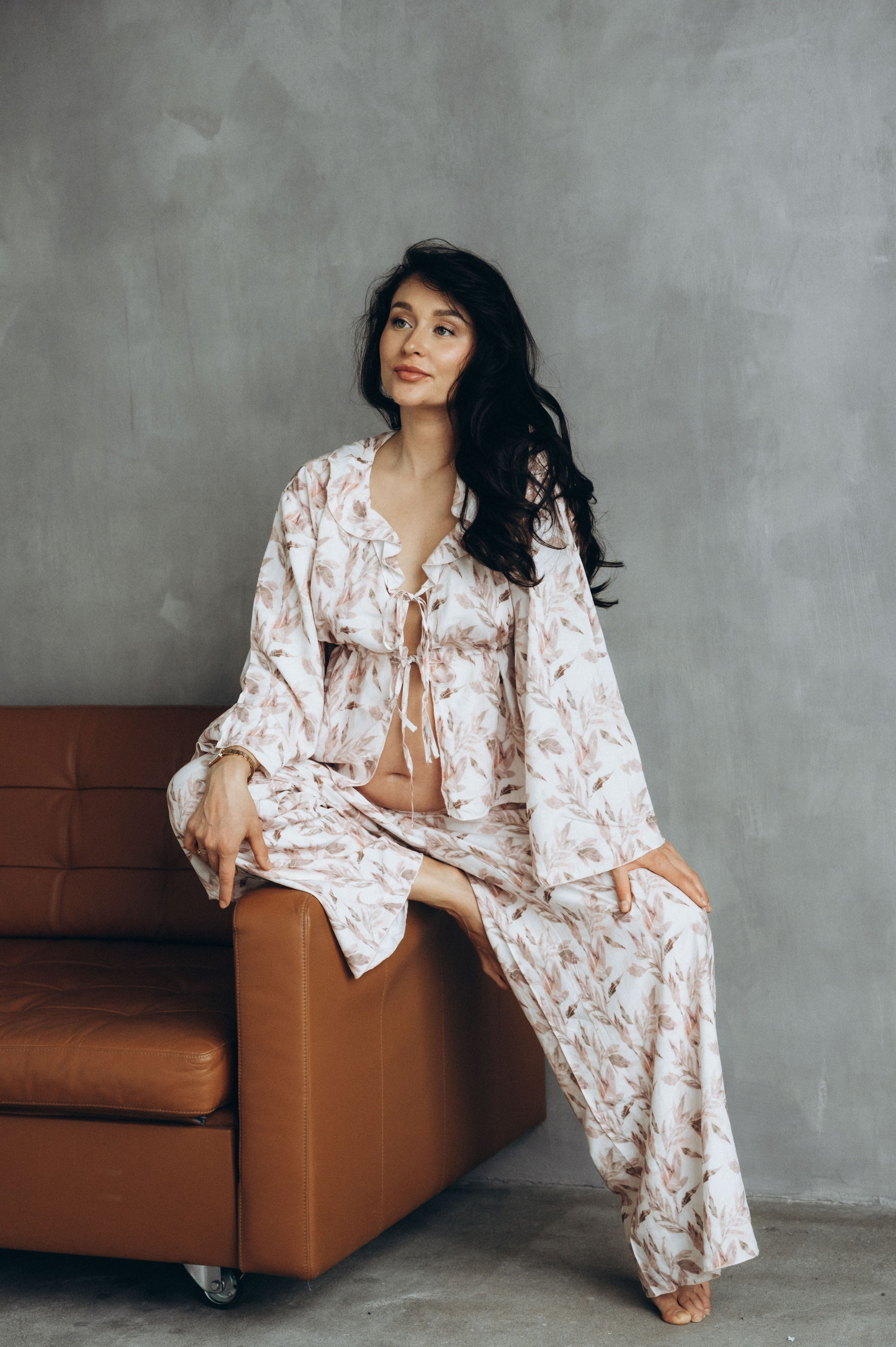 Профессиональный семейный и беременный фотограф в Санкт-Петербурге — Маргарита Иванова. Индивидуальные фотосессии под ключ: от образа до гот. Профессиональный фотограф беременности в СПБ. Стильные фотосессии беременности в стиле минимализм и классическая фотография