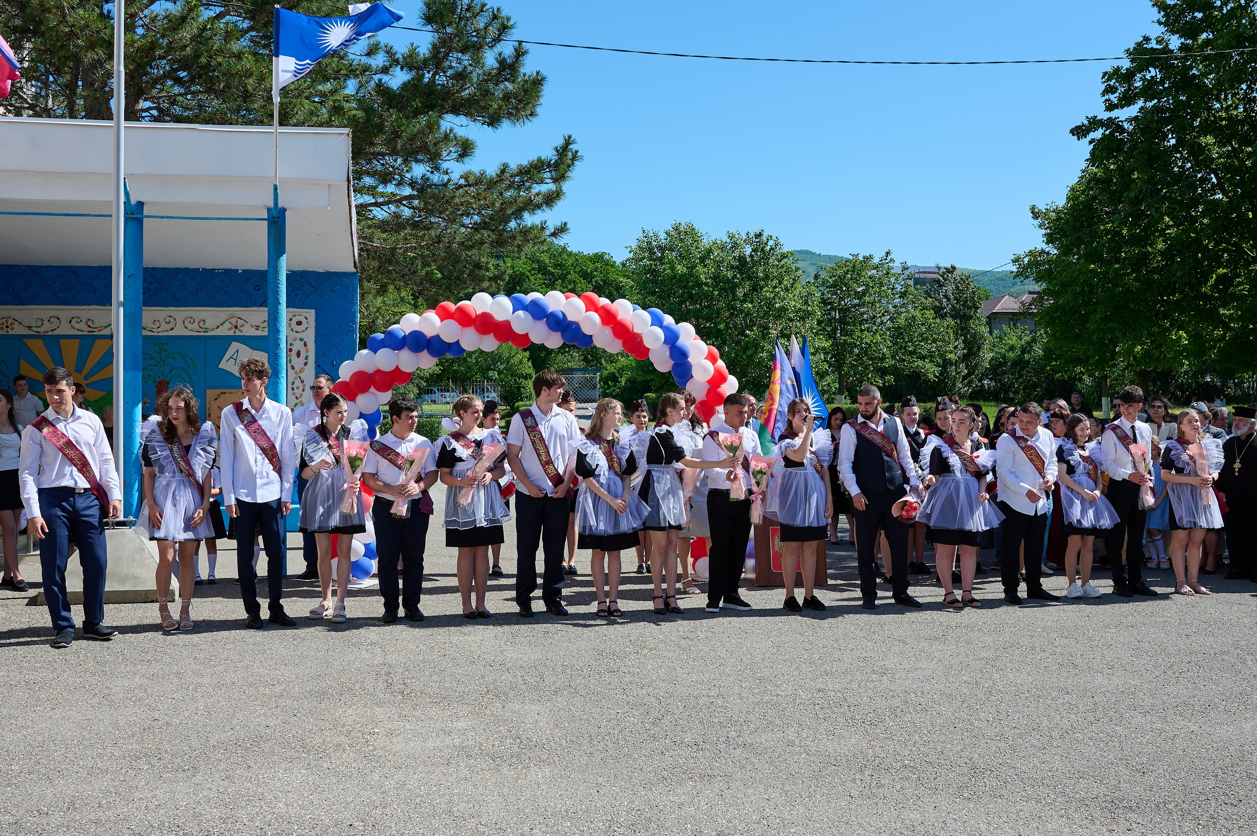Последний звонок. Жизнь курорта Кабардинка в фотографиях