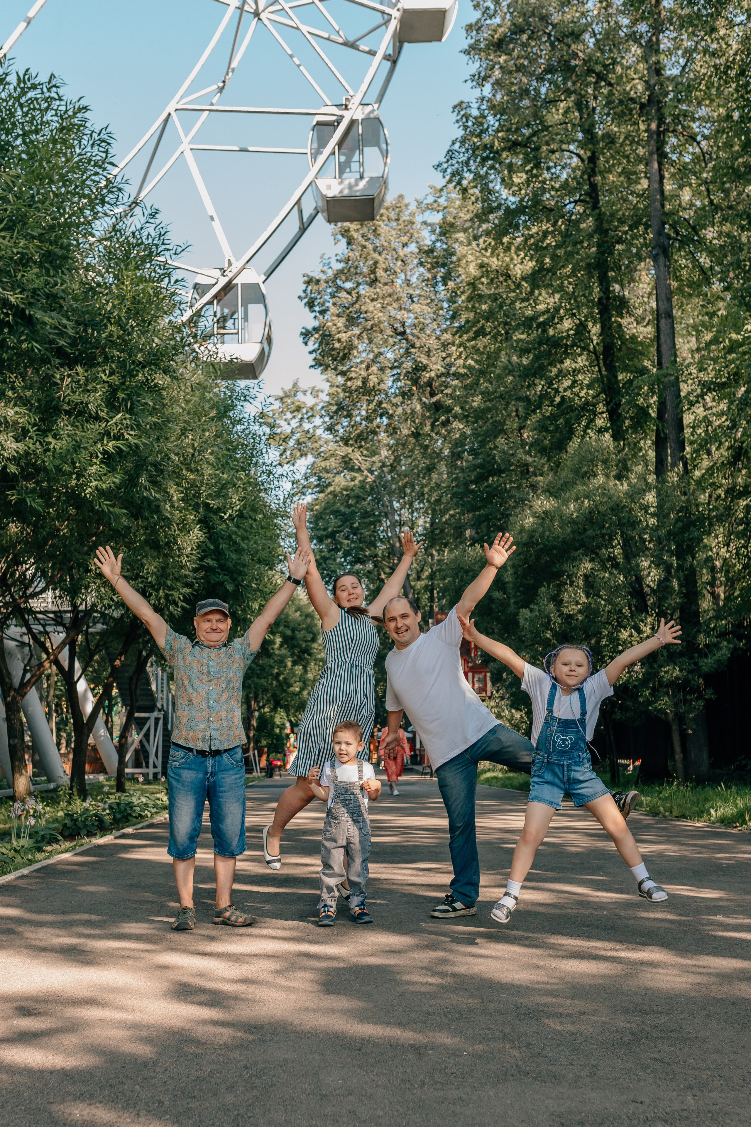 Семейная прогулка. Август 2025. Фотограф Пермь. Свадьбы. Семья и дети, школа, д. сад. Фотокниги