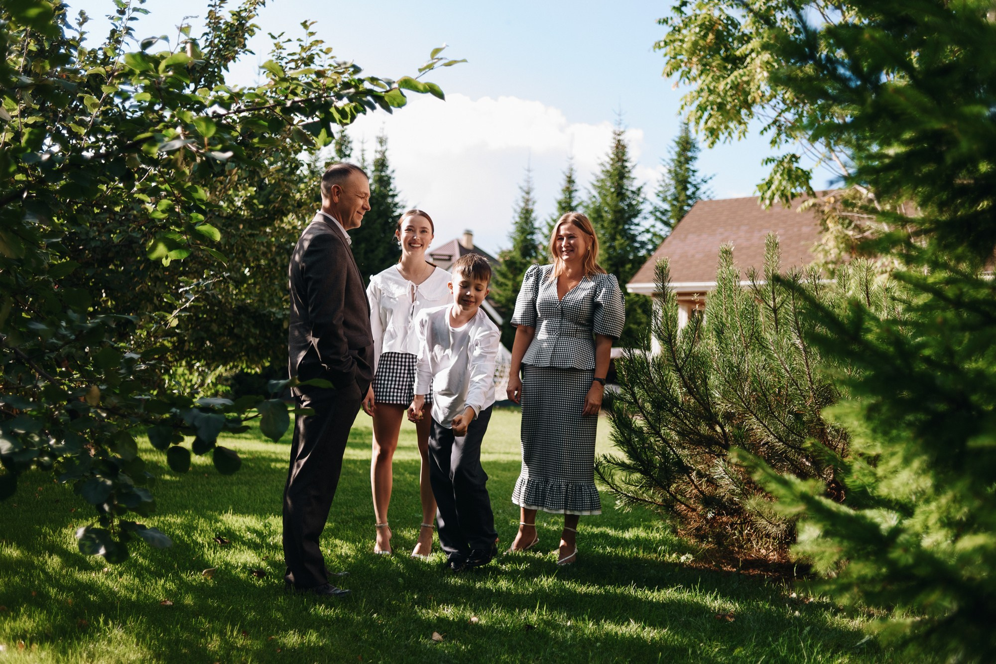 Семейная фотосессия в Тюмени — портреты поколений. Портретный фотограф Тюмень Дарья Мустафина
