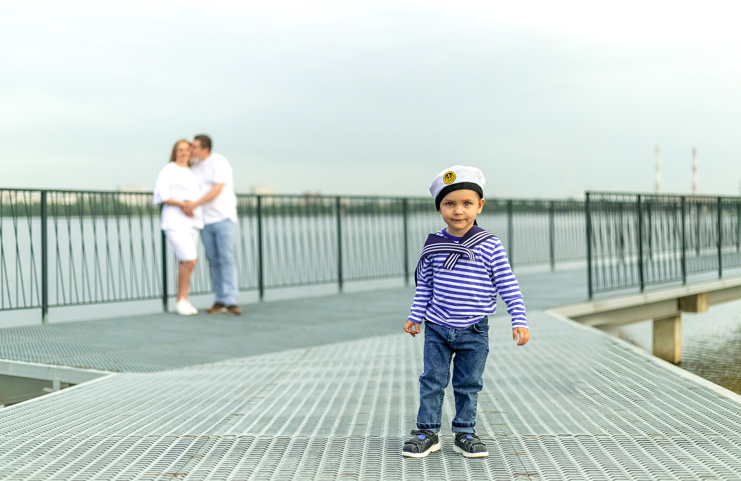 Семейная фотосессия — прогулка по набережной. Вера Соколова фотограф Воронеж