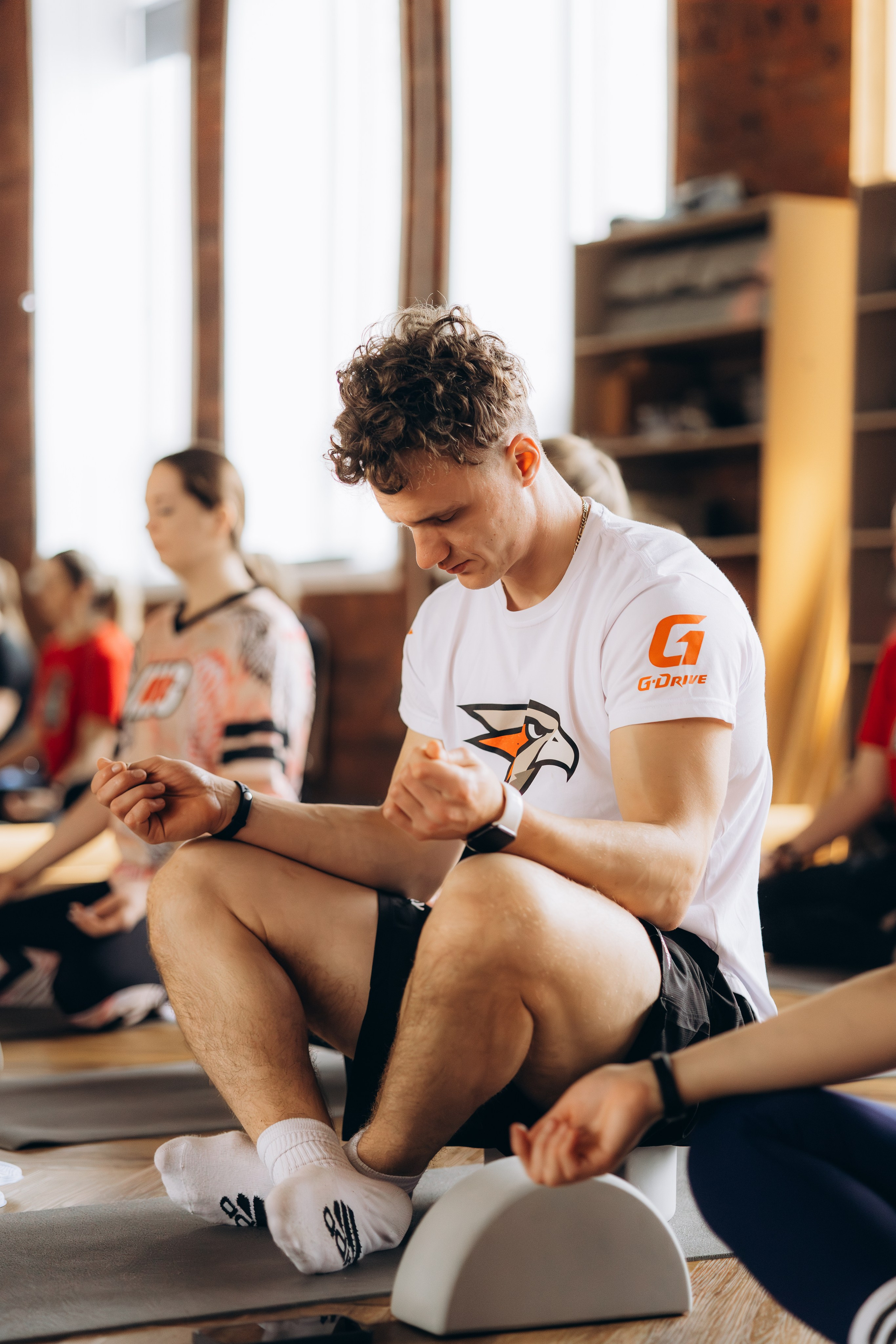 Moon yoga. Свадебный и репортажный фотограф в Омске. Червоткин Никита