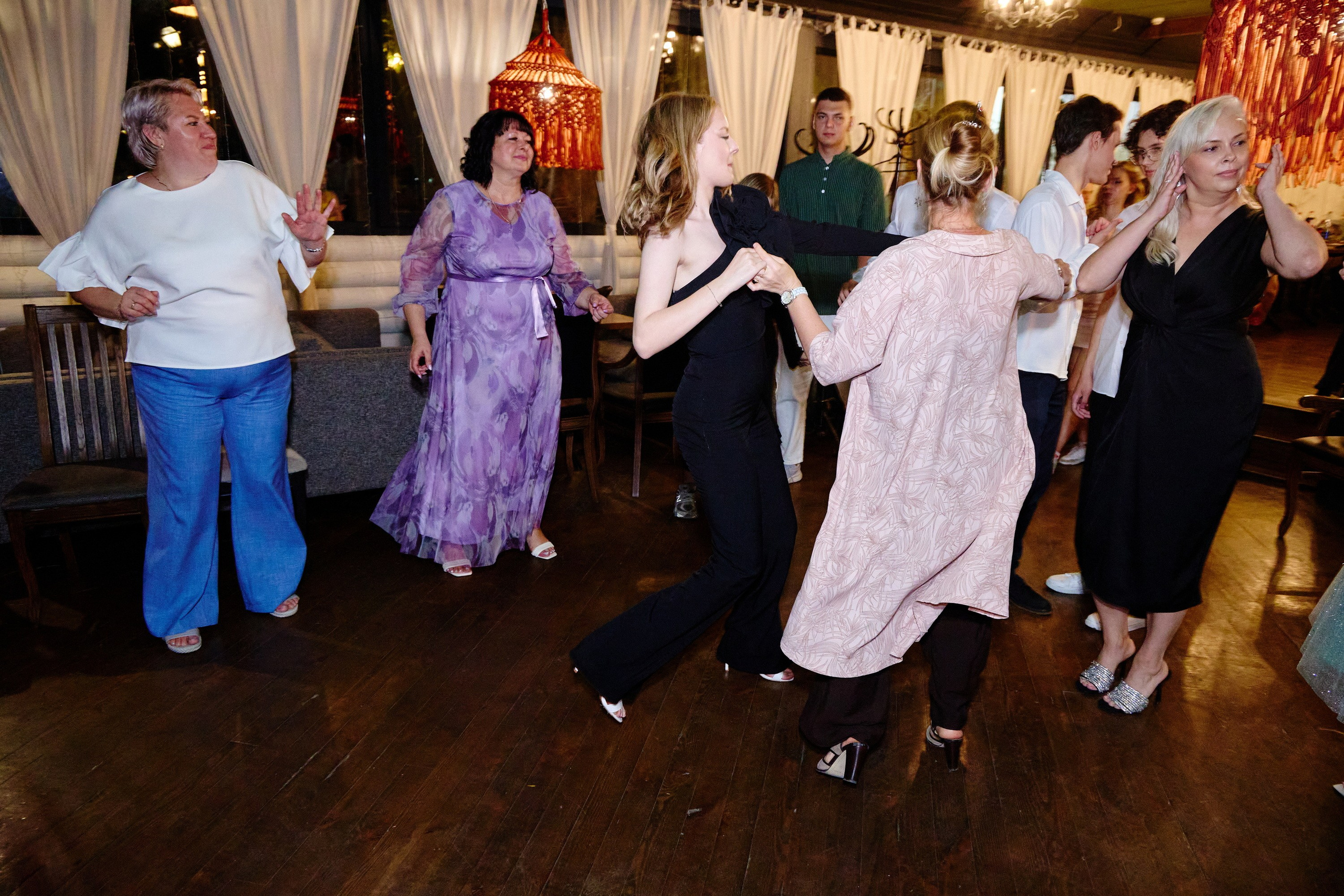 Выпускной 35 Сош. Фотограф Выпускные альбомы Таганрог Сергей Коробченко