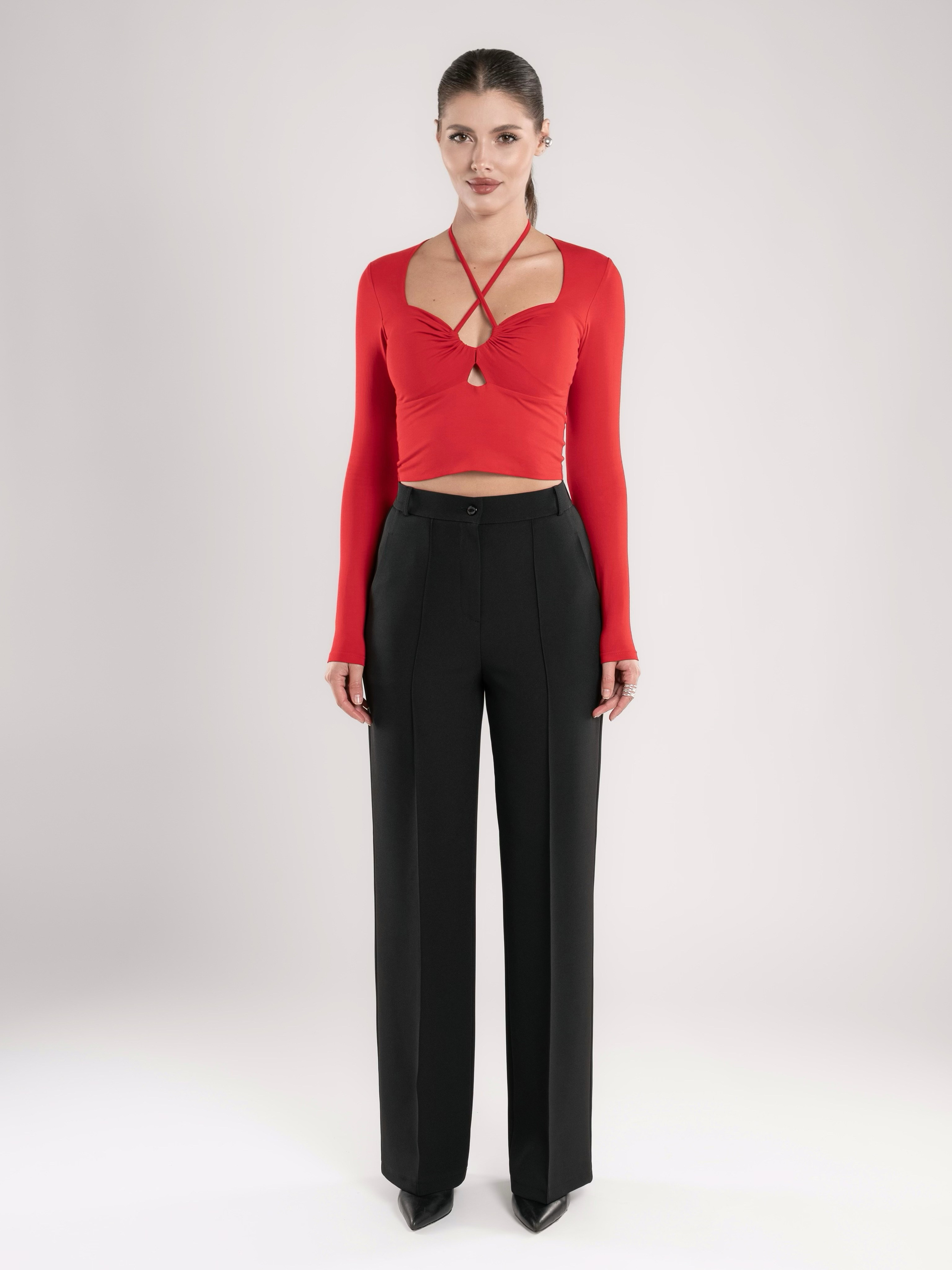 Классические брюки+серый фон. Предметный фотограф, фото для маркетплейсов Пятигорск, КМВ