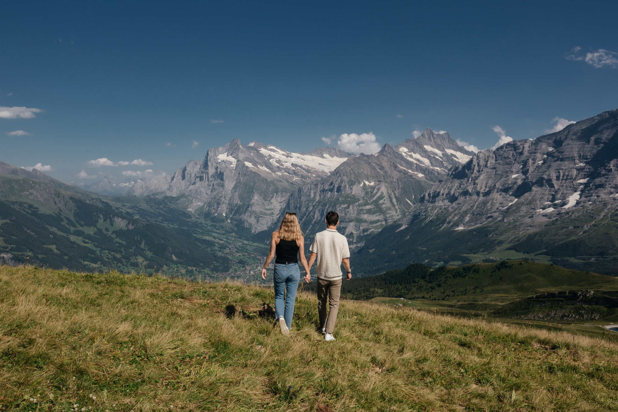 Eli & Adalyn (Mannlichen, Wengen). Photographer in Interlaken area