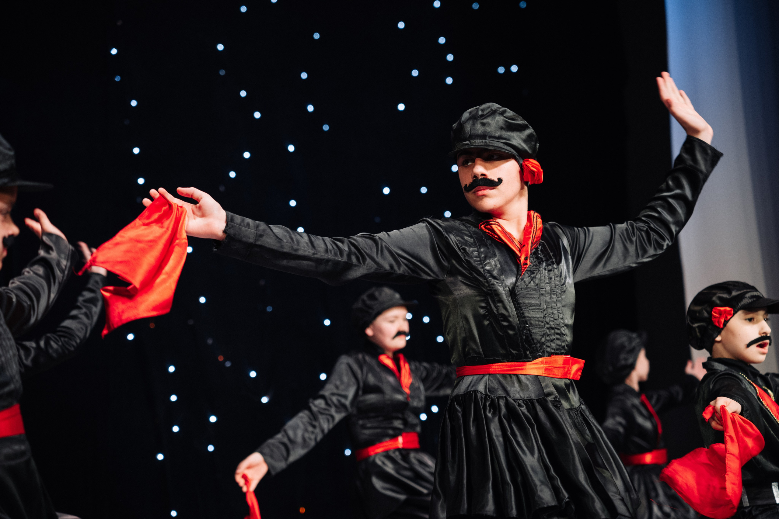 Благотворительный концерт в помощь Артему Сардаряну. Фотограф Артем Севостьянов. Профессиональная фотосъемка в Ногинске, Москве, Московской области и за границей