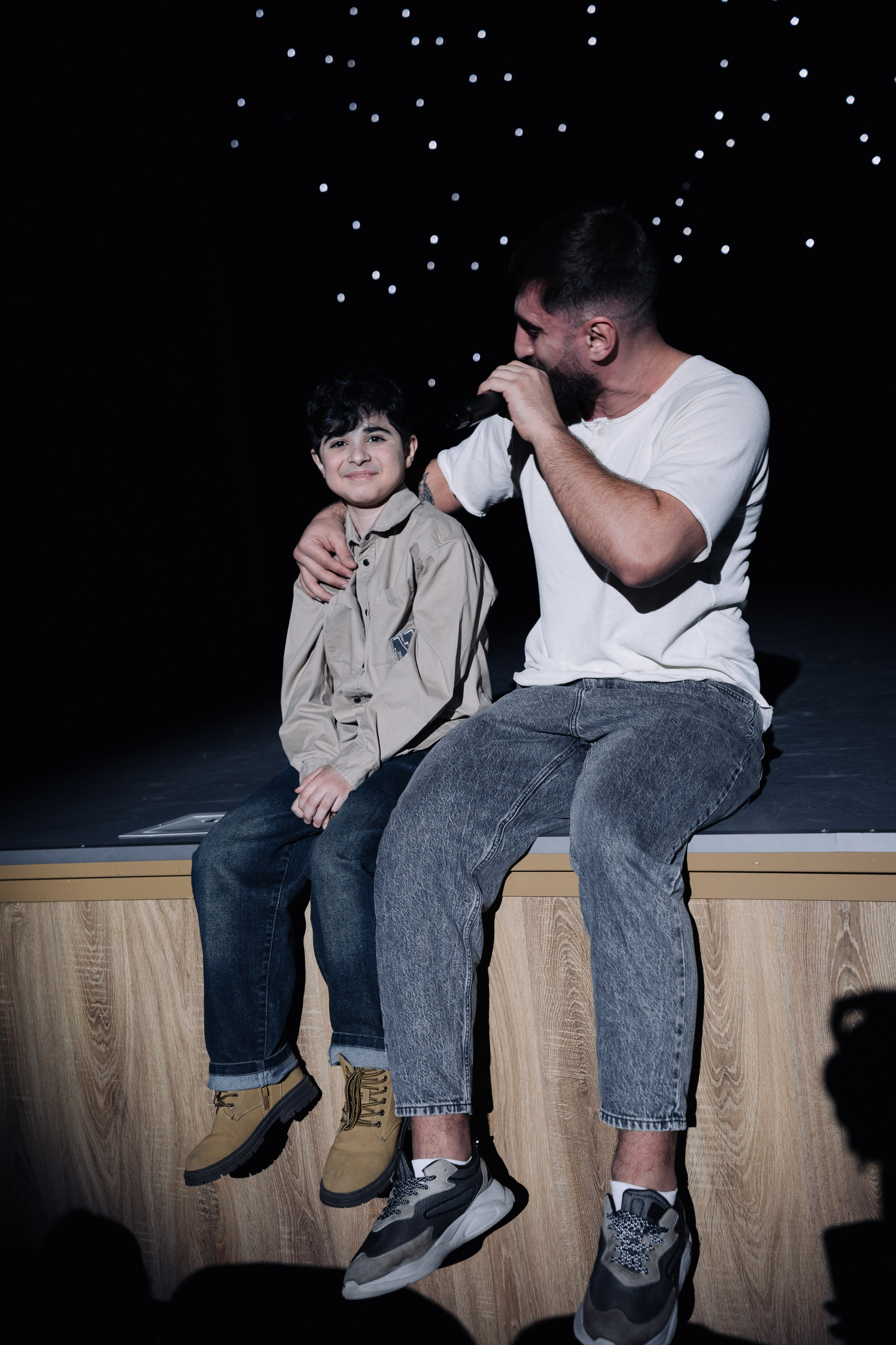 Благотворительный концерт в помощь Артему Сардаряну. Фотограф Артем Севостьянов. Профессиональная фотосъемка в Ногинске, Москве, Московской области и за границей