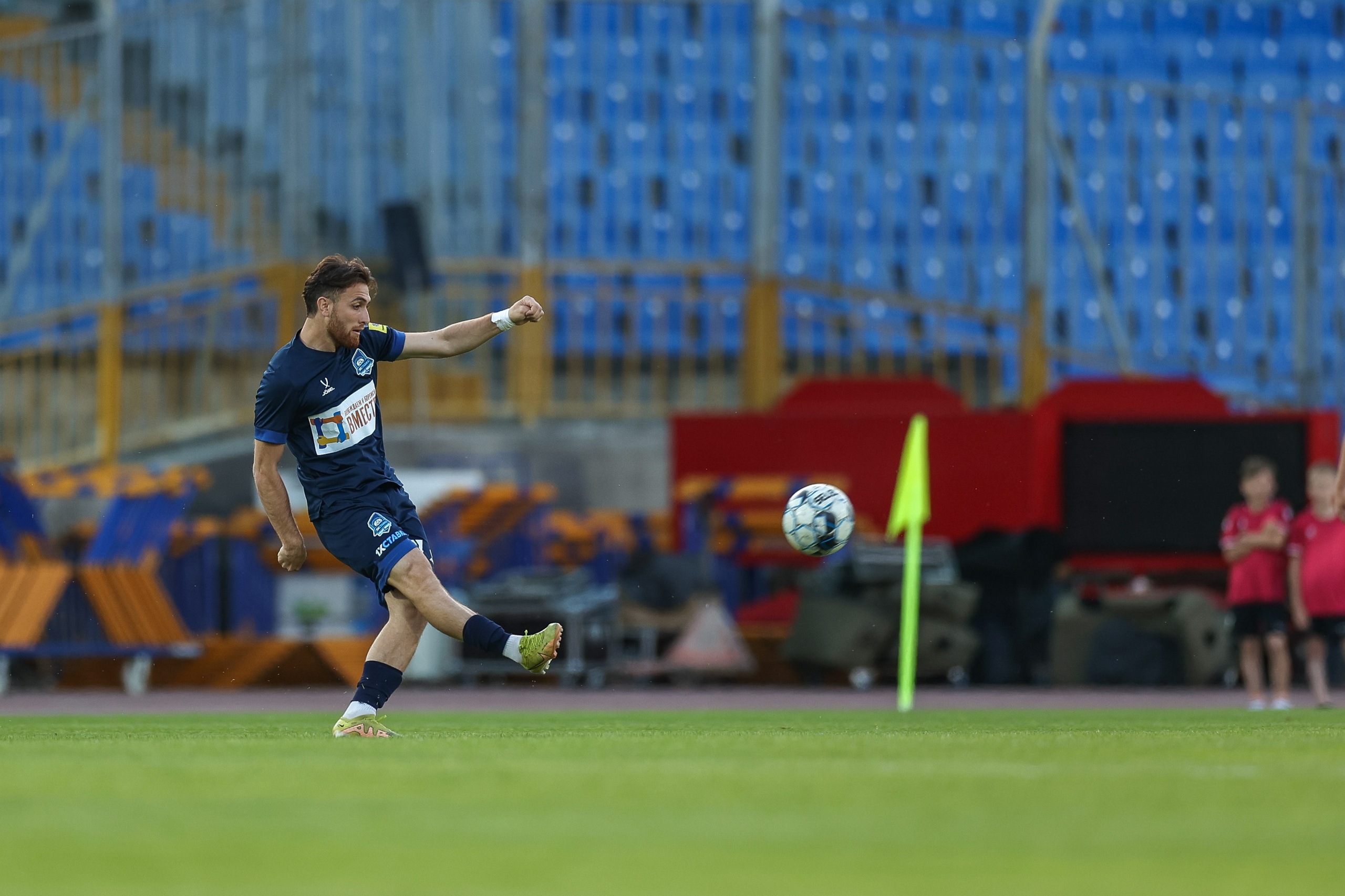 Благотворительный футбольный матч Друзья Бурмистрова vs ФК Fight Nights. Спортивный репортажный фотограф Казань Нафис Сиразетдинов