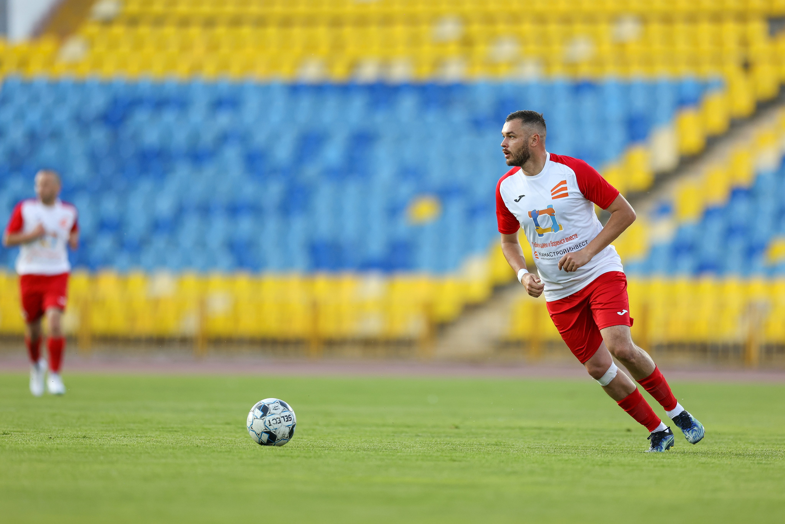 Благотворительный футбольный матч Друзья Бурмистрова vs ФК Fight Nights. Спортивный репортажный фотограф Казань Нафис Сиразетдинов