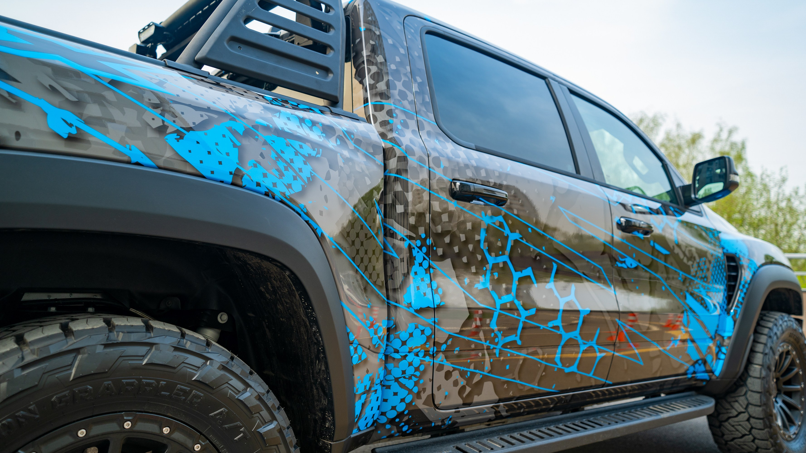 Винилография на RAM TRX. Студия дизайна и оклейки авто Barmaley Design