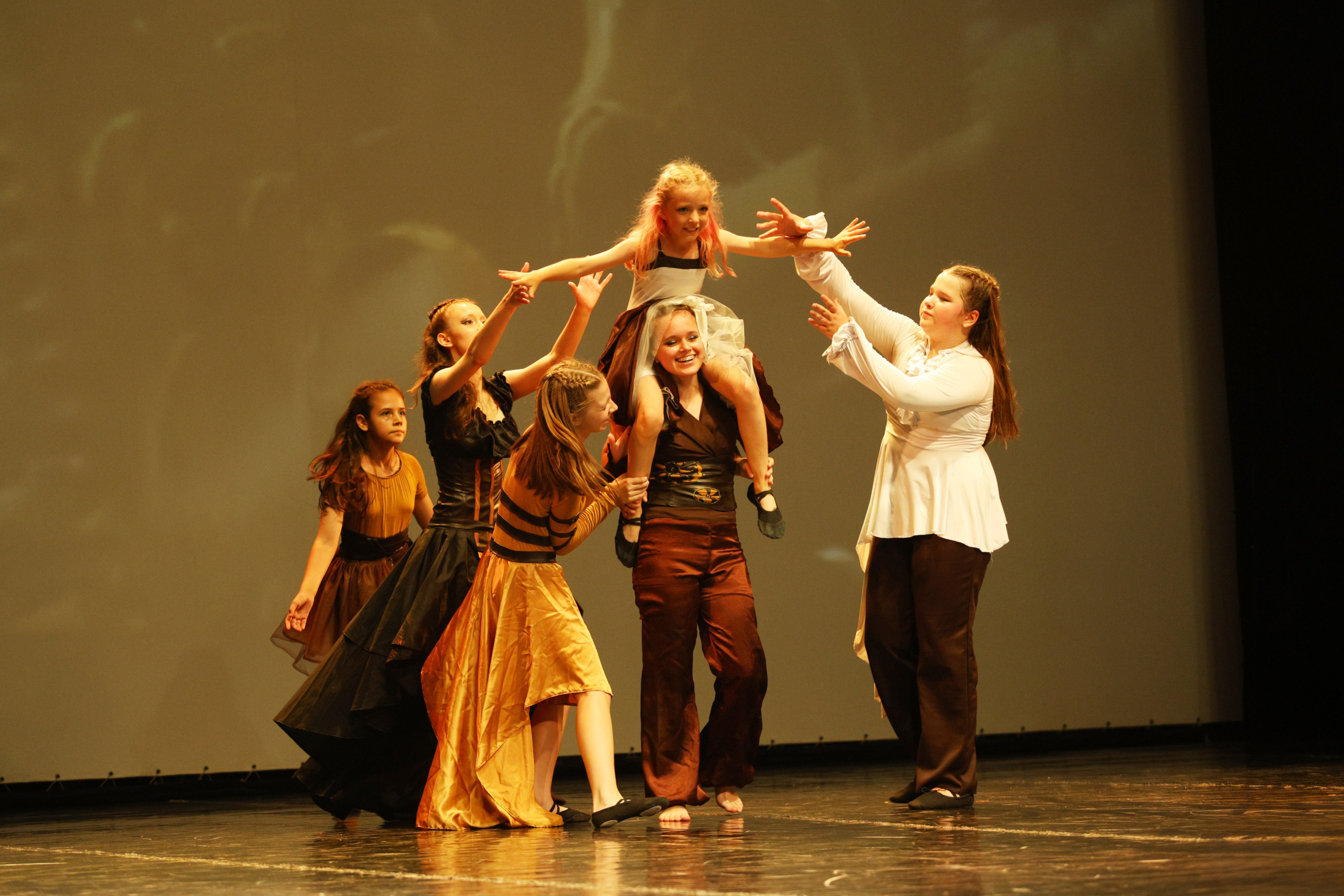 Концерт юных танцоров