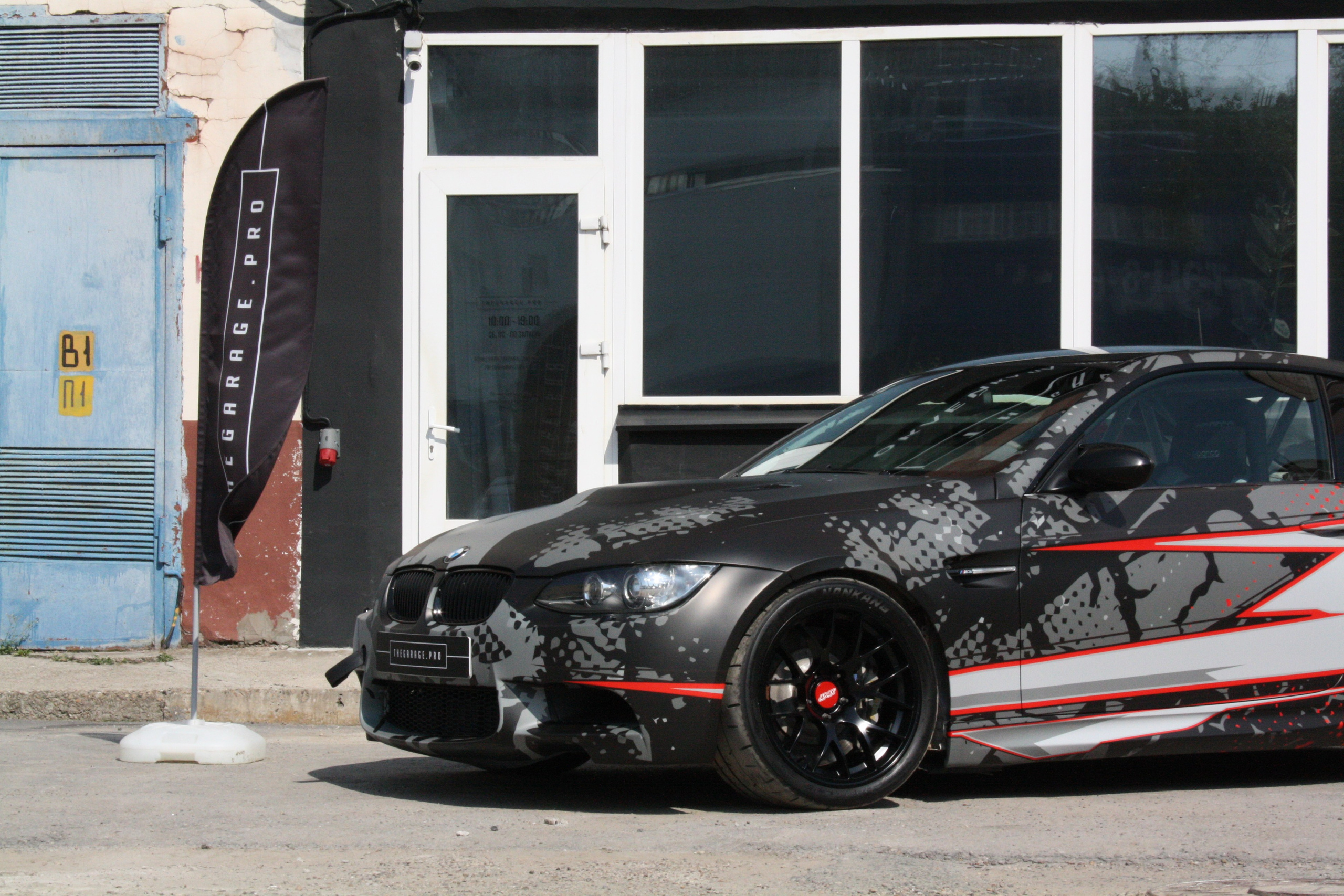 Винилография на BMW M3 E92. Студия дизайна и оклейки авто Barmaley Design