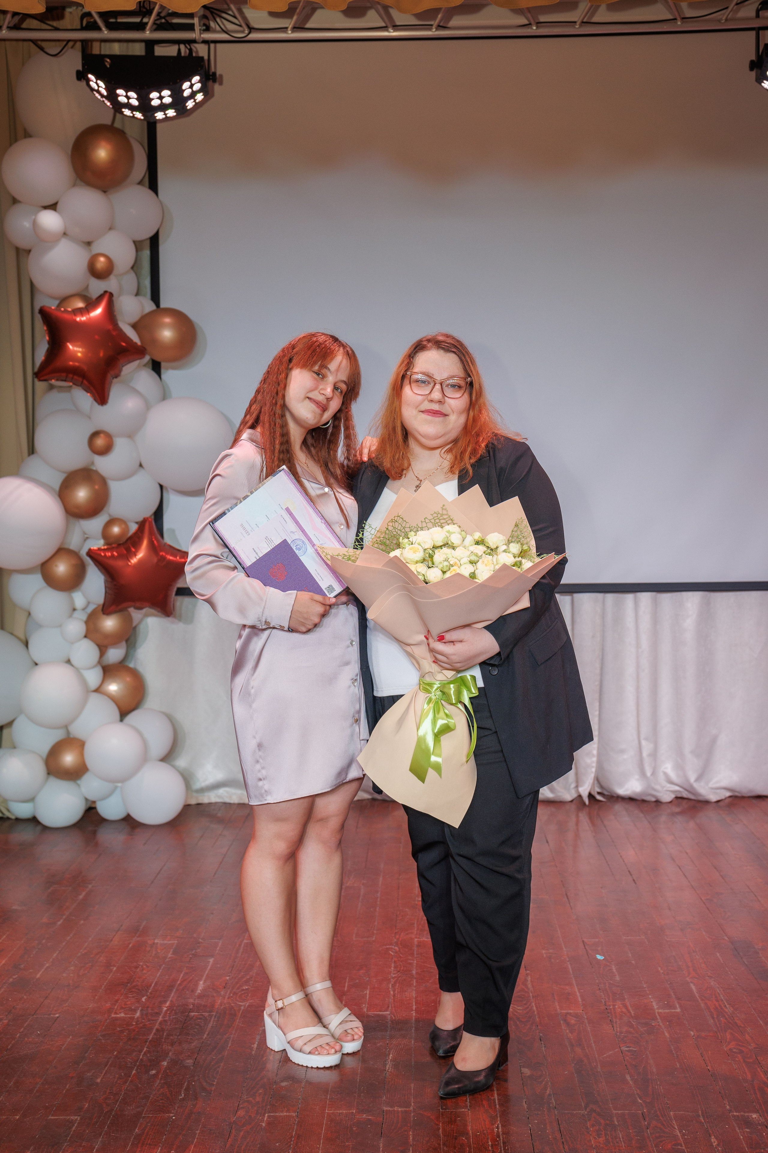 Вручение аттестатов. Свадебный и семейный фотограф в Новосибирске Ирина Дорошкова