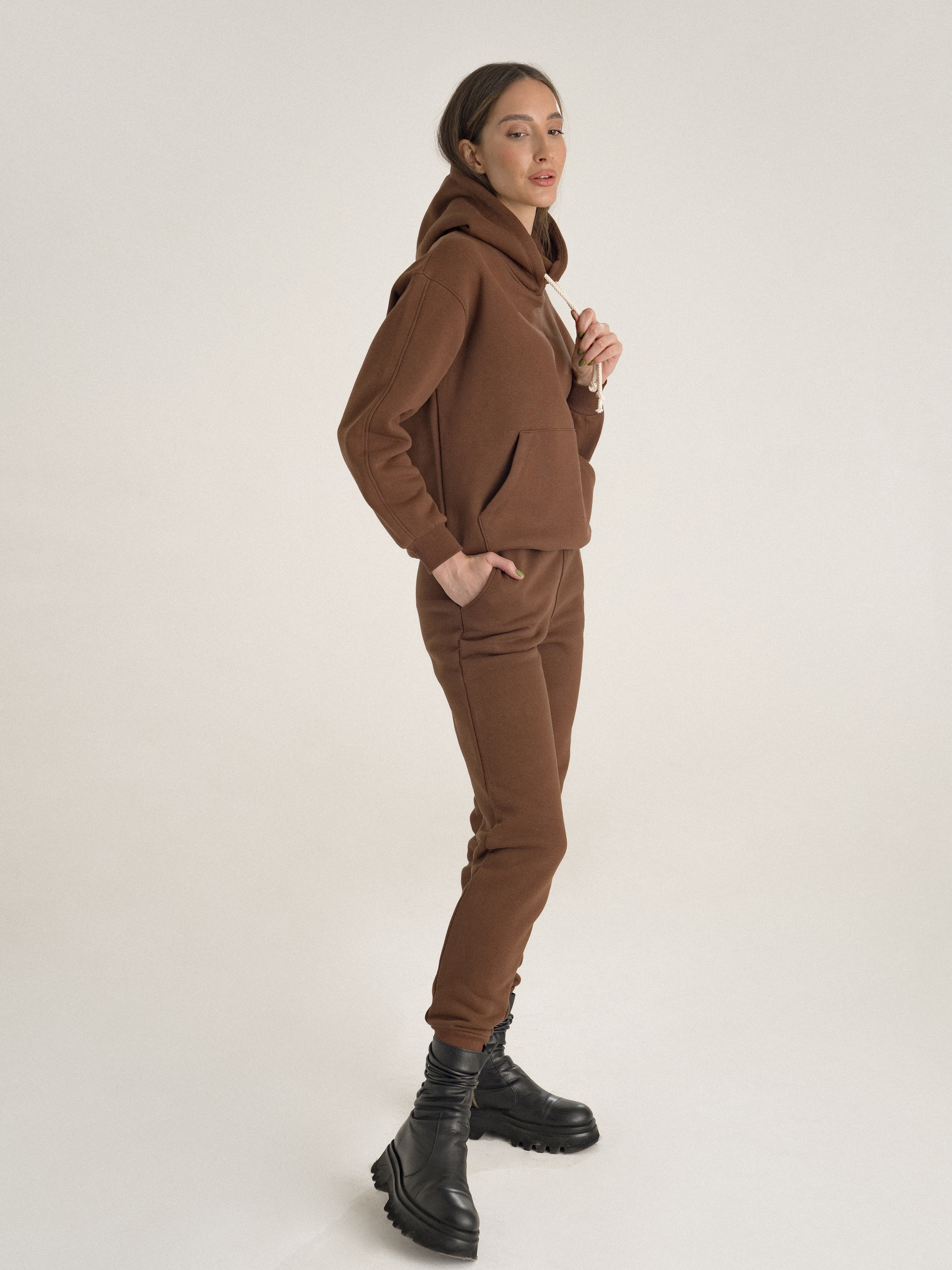 Рекламная съёмка коллекции одежды для Wildberries. Портретный, семейный и свадебный фотограф в Курске Роман Сазонов