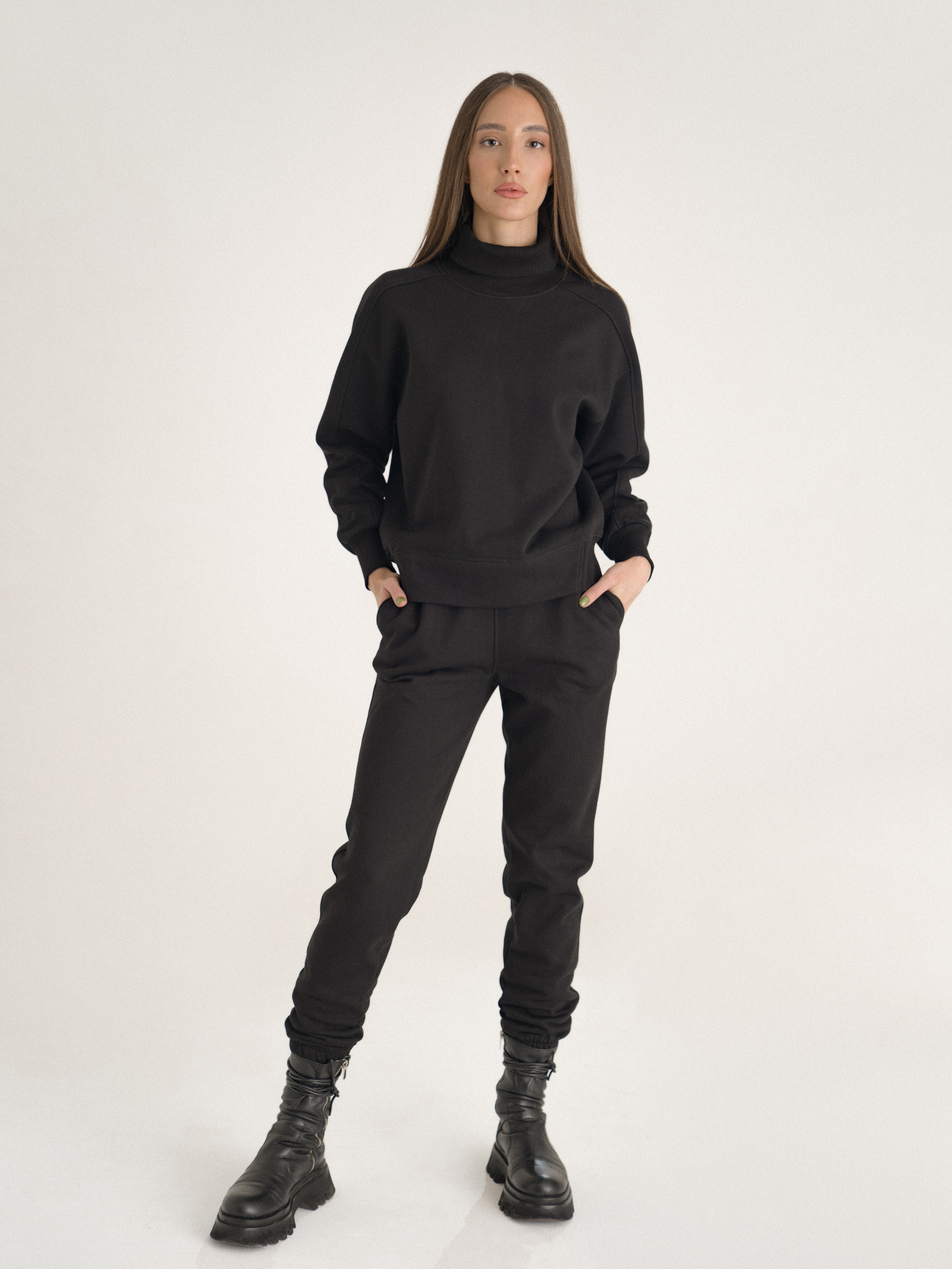 Рекламная съёмка коллекции одежды для Wildberries. Портретный, семейный и свадебный фотограф в Курске Роман Сазонов