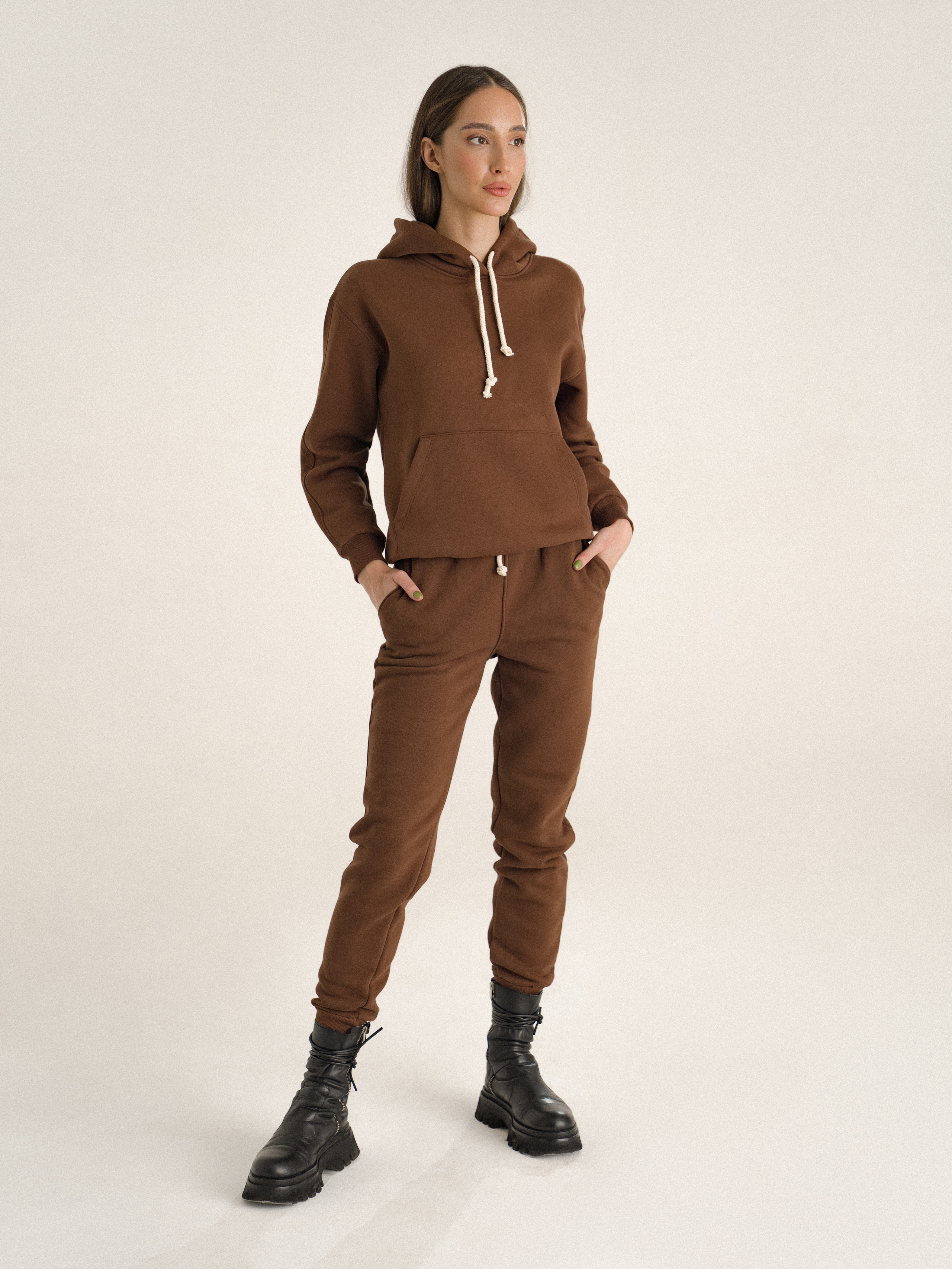 Рекламная съёмка коллекции одежды для Wildberries. Портретный, семейный и свадебный фотограф в Курске Роман Сазонов