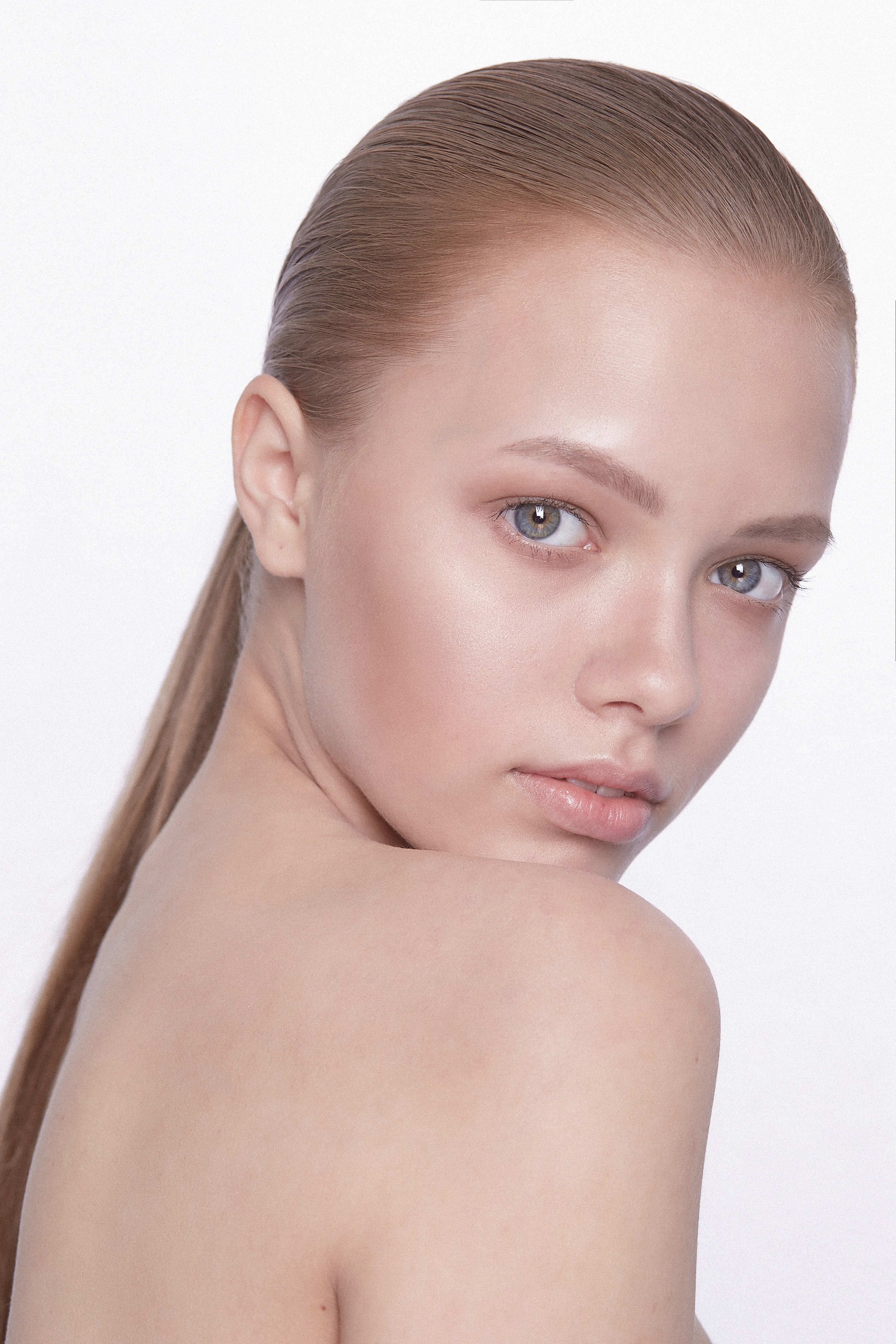 Реклама косметологии. Портретный, семейный и свадебный фотограф в Курске Роман Сазонов