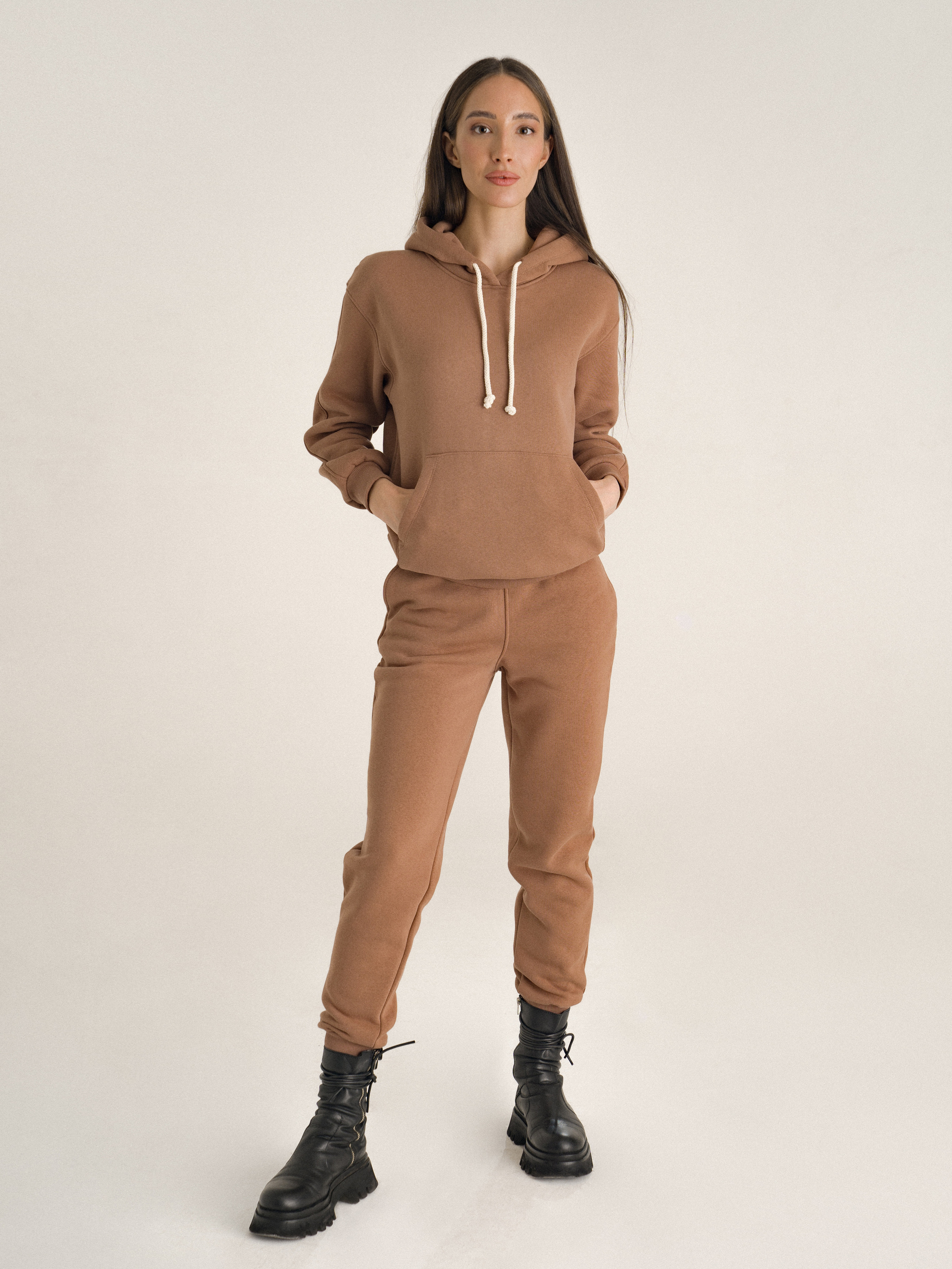 Рекламная съёмка коллекции одежды для Wildberries. Портретный, семейный и свадебный фотограф в Курске Роман Сазонов