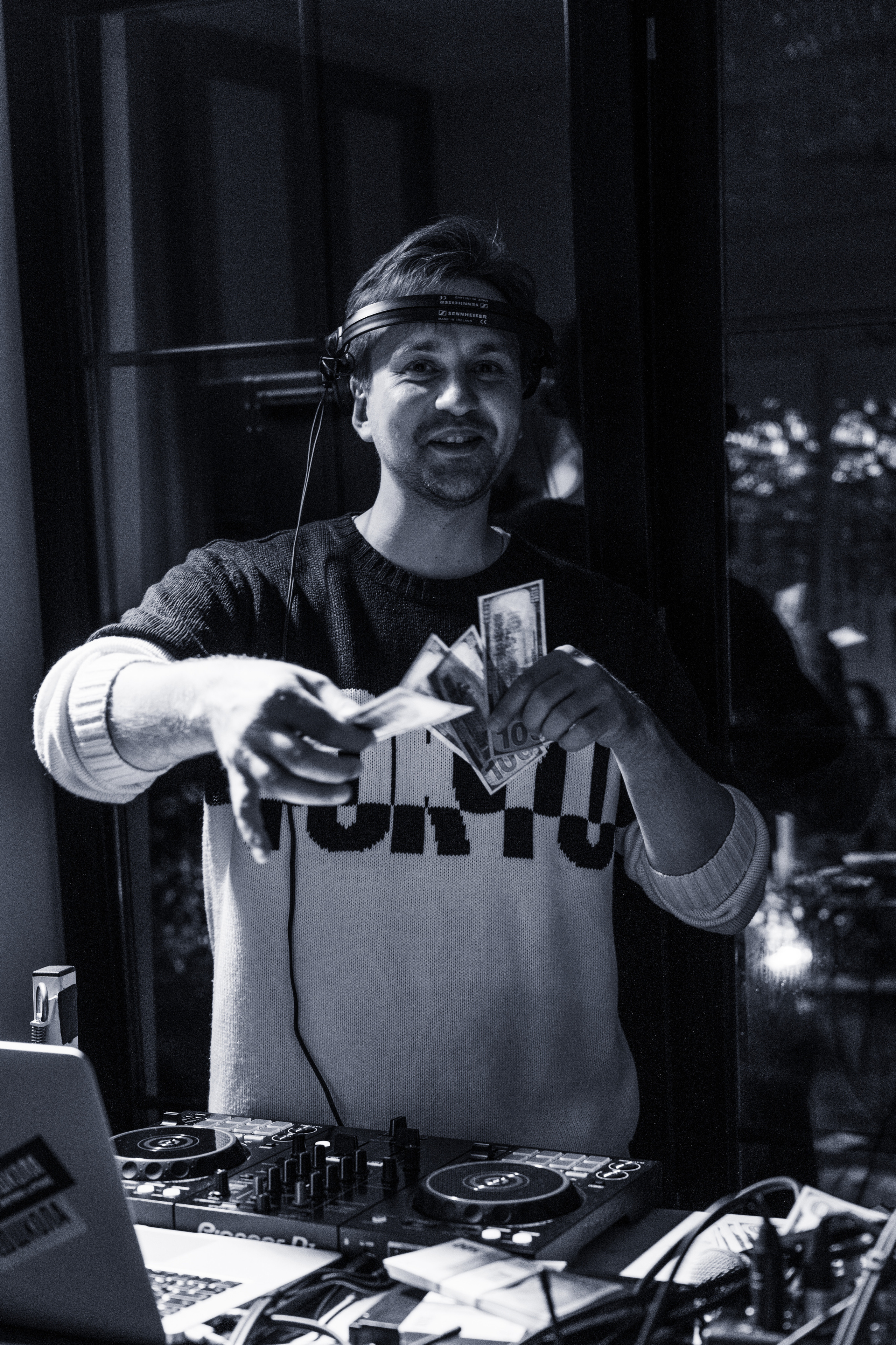 DJ вечеринка в Сочи. Семейный фотограф и видеограф Николай Ставский