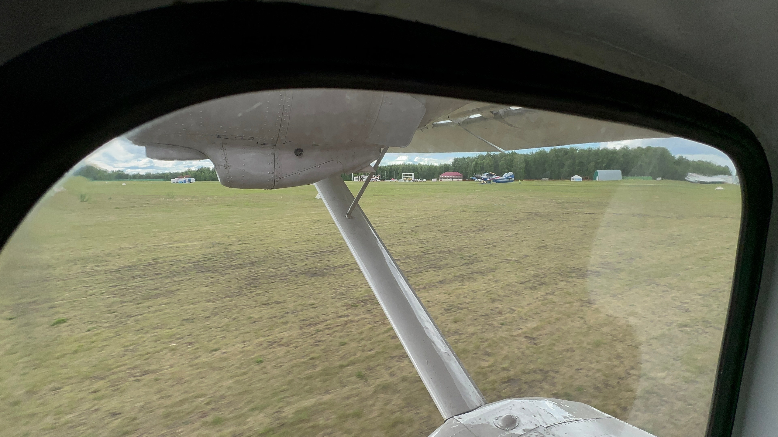 Перегон Ан-14 «Пчёлка» из Новосибирска в Красноярск (2023 г.). Фотоальбом показывающий увлекательный мир авиации и мир медведей Андрея Иванова