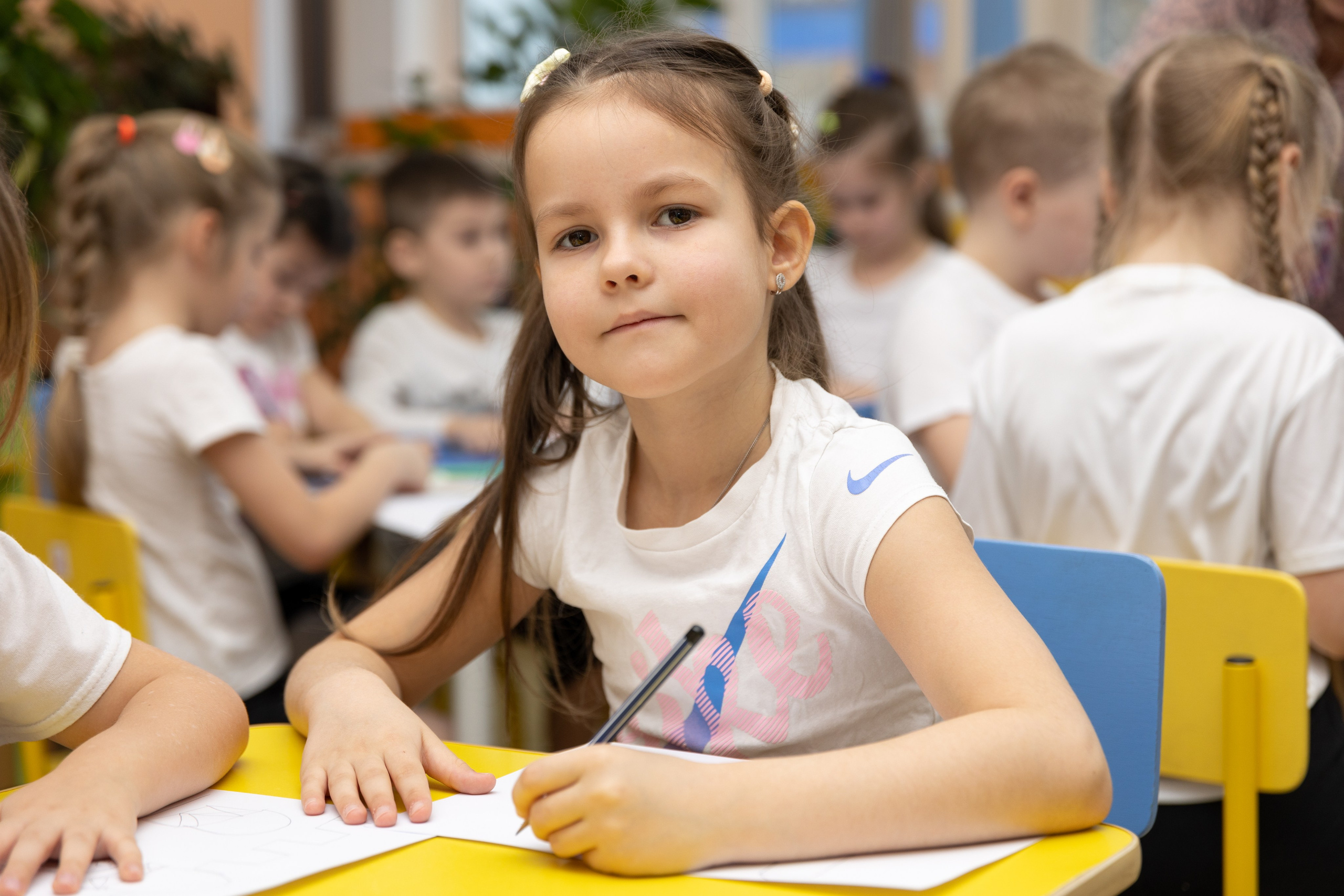 подготовка к съемке в детском саду, подготовка к фотосессии