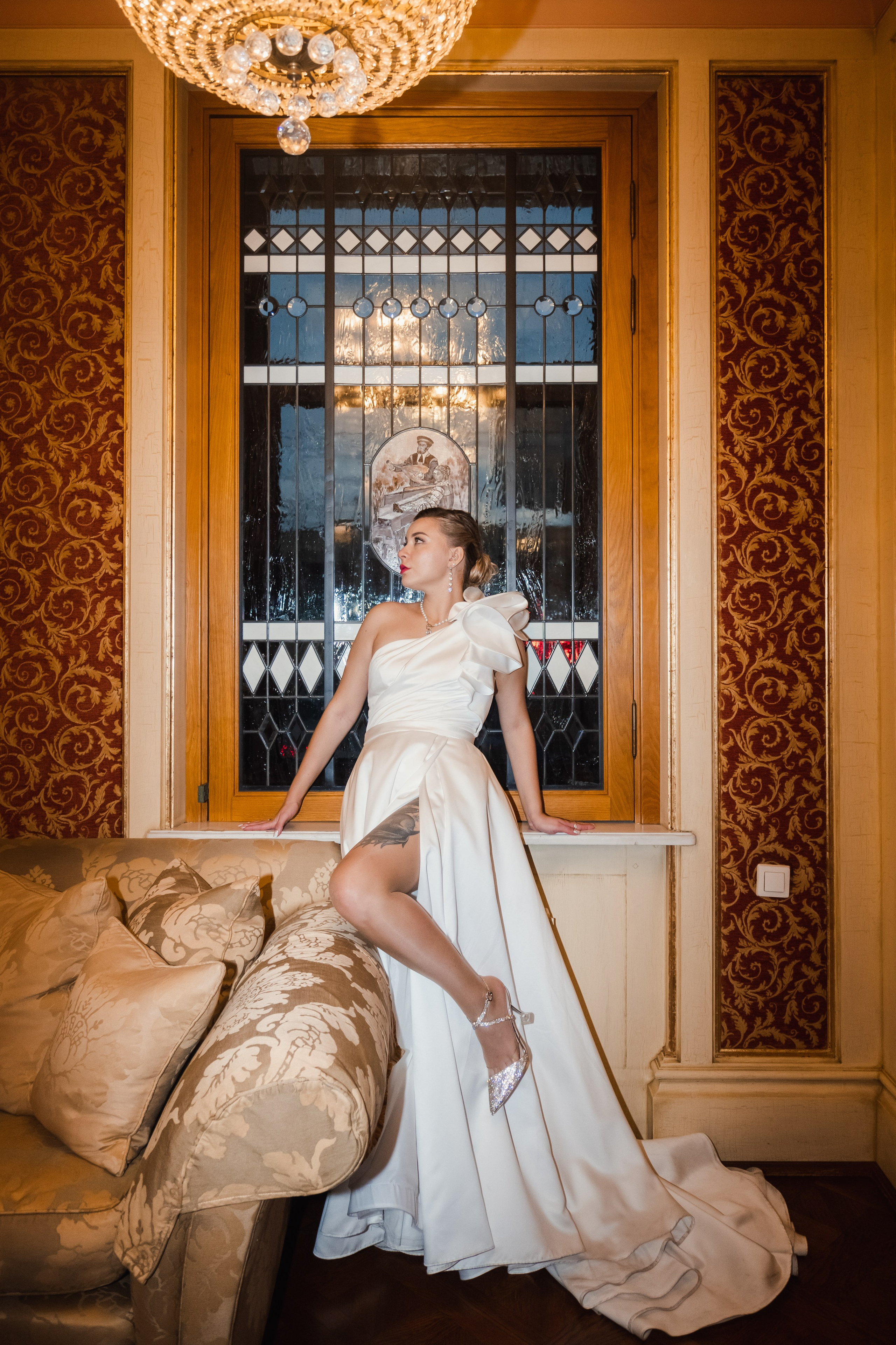 Свадебная фотосессия в фотостудии с видом на Петербург. Портретный и репортажный фотограф в Санкт-Петербурге | Валерия Кайряк