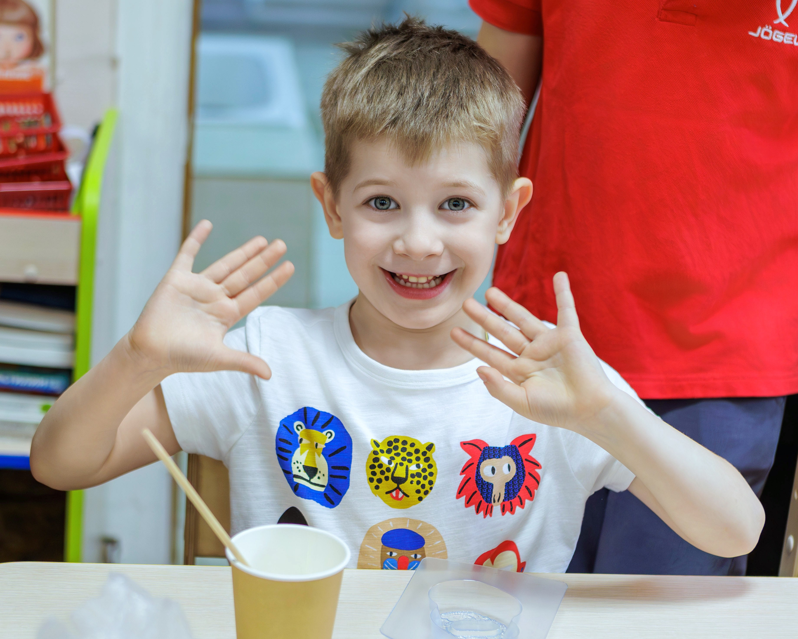 МК к 8 марта. Выпускные альбомы и школьный фотограф в Подольске, Троицке, Щербинке, Москве и Московской области