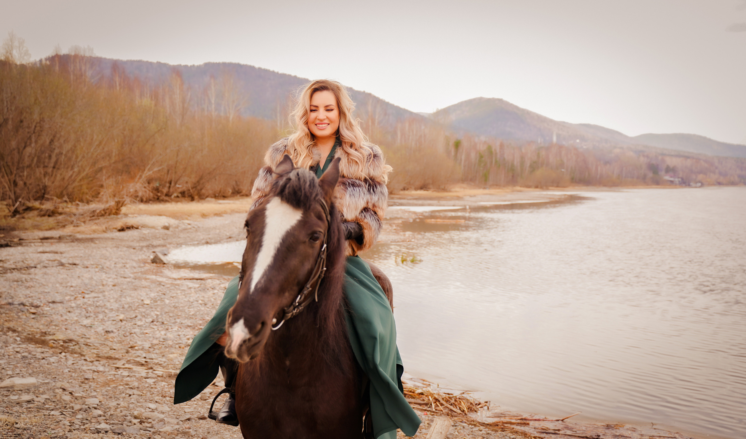 Фотосессии с лошадьми в Красноярске. Фотограф Ким Наталья в Красноярске