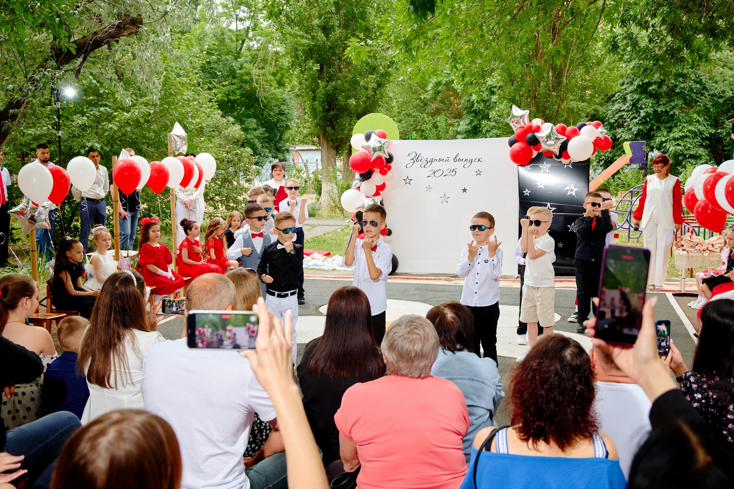 Выпускной 45 сад. Фотограф Выпускные альбомы Таганрог Сергей Коробченко