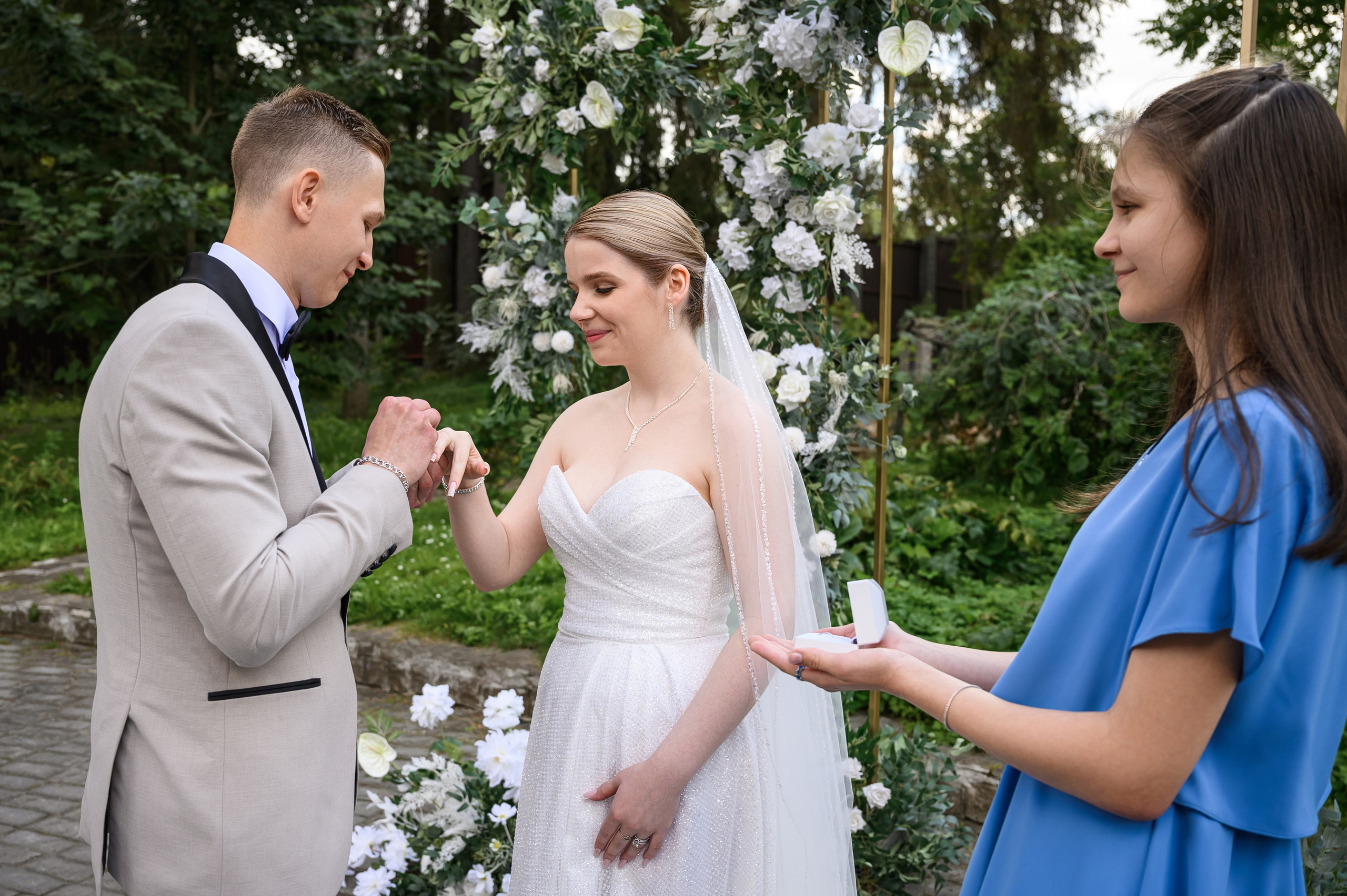 Свадебная фотосессия Банкетный зал Замок Монсоро. Свадебный фотограф Москва Юрий Кульман