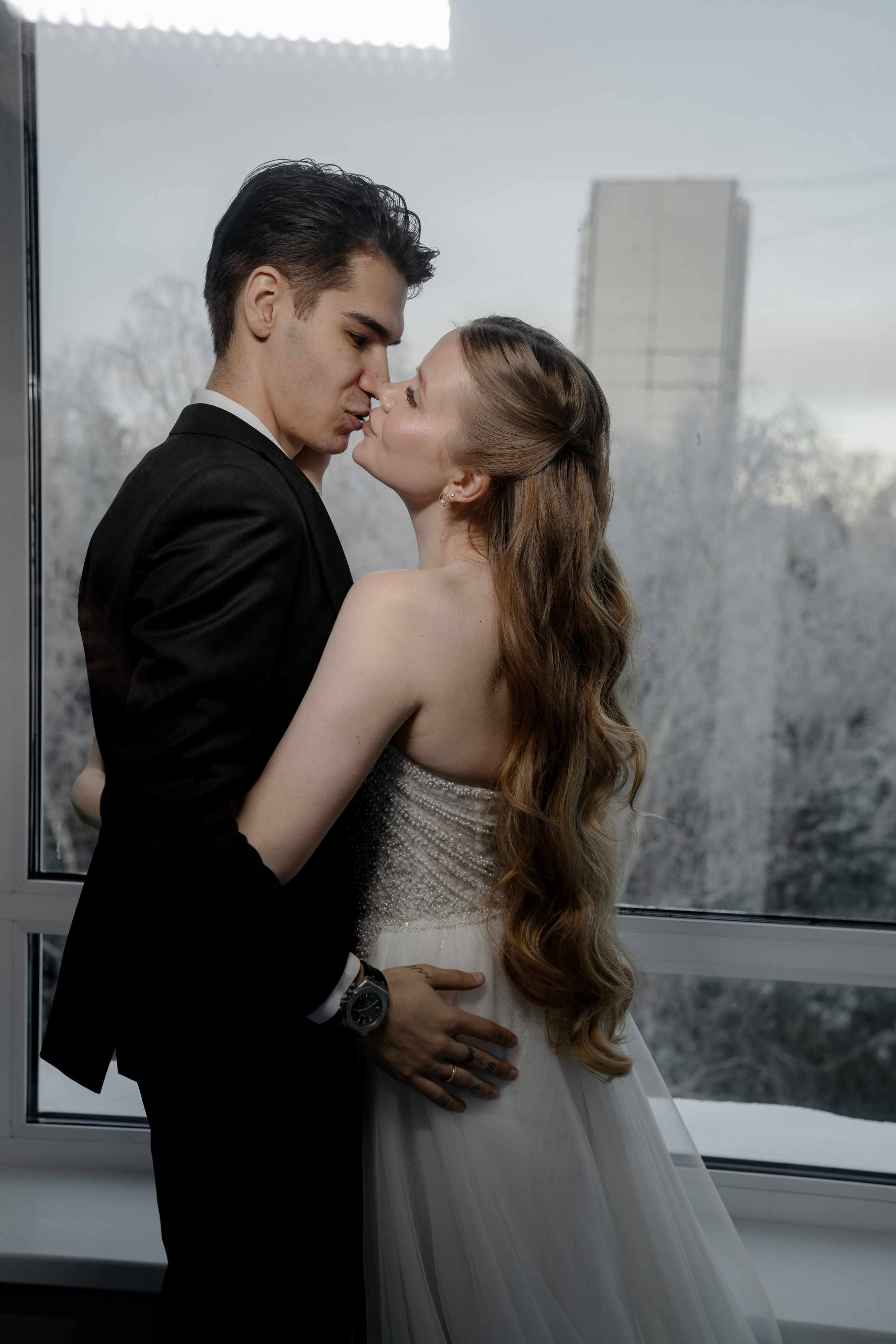 СВАДЕБНАЯ СЬЕМКА СБОРОВ В ОТЕЛЕ И ВЫЕЗД НА ЦЕРЕМОНИЮ (СНЯТО В СИБИРЕ В НИЖНЕВАРТОВСКЕ)М. Профессиональный фотограф, Санкт-Петербург — Виктория Богомолова