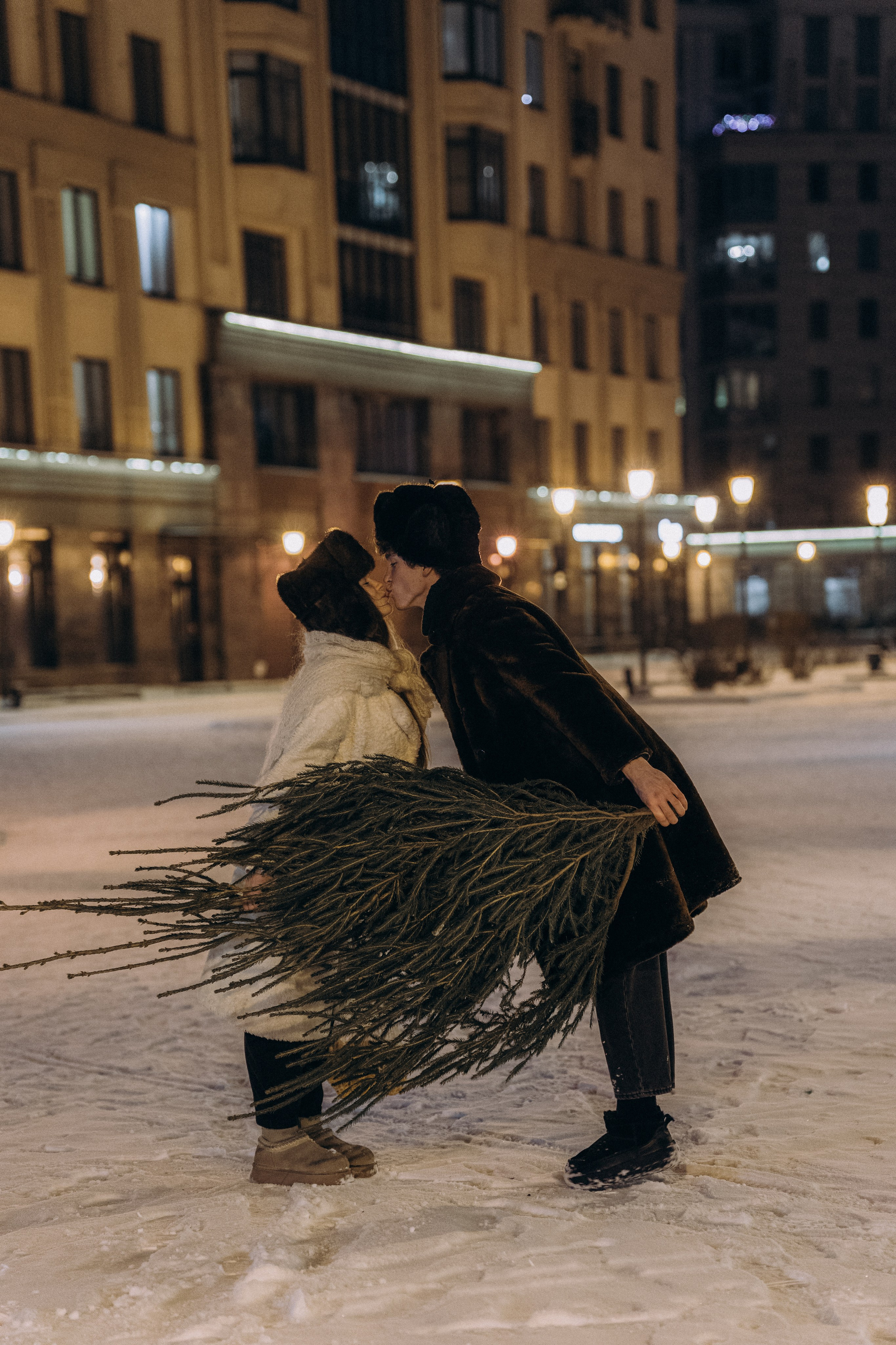 НОВОГОДНЯЯ ПРОГУЛКА ПАРЫ ПО ЧЕРНЫШЕВСКОЙ ПЕРЕД НОВЫМ ГОДОМ. Профессиональный фотограф, Санкт-Петербург — Виктория Богомолова