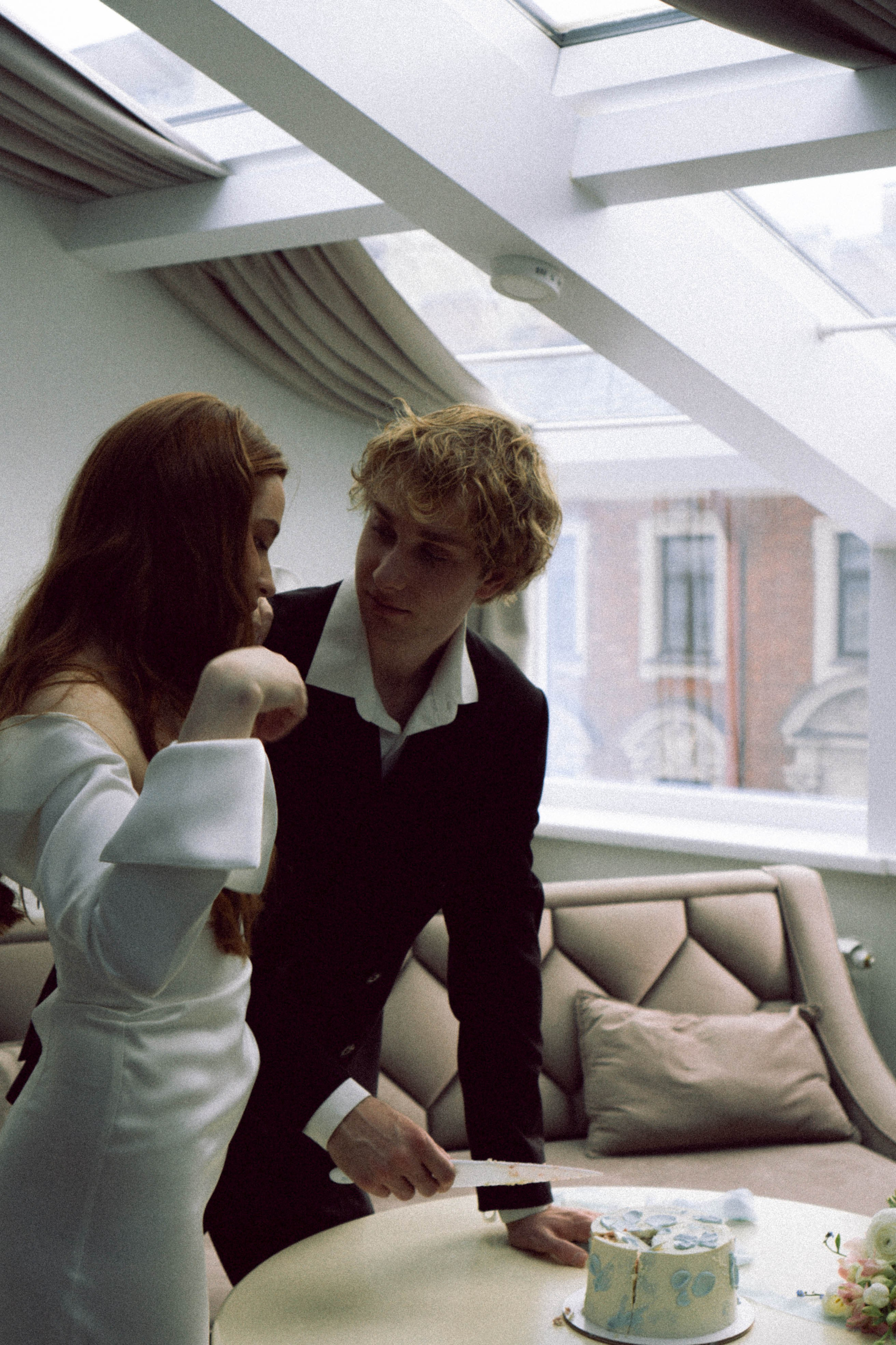 СВАДЕБНАЯ СЬЕМКА В ОТЕЛЕ. СБОРЫ ЖЕНИХА И НЕВЕСТЫ И ТАКЖЕ ТОР И ПОДГОТОВКА К ПРОГУЛКЕ. Профессиональный фотограф, Санкт-Петербург — Виктория Богомолова