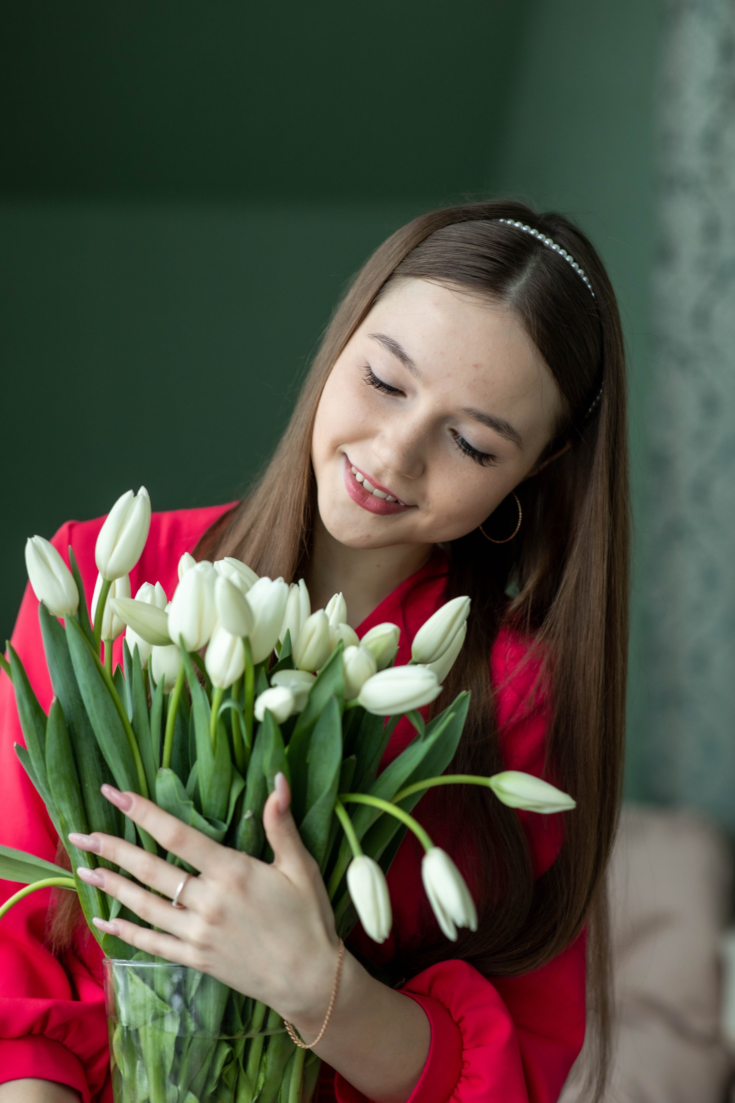 Девушка и цветы