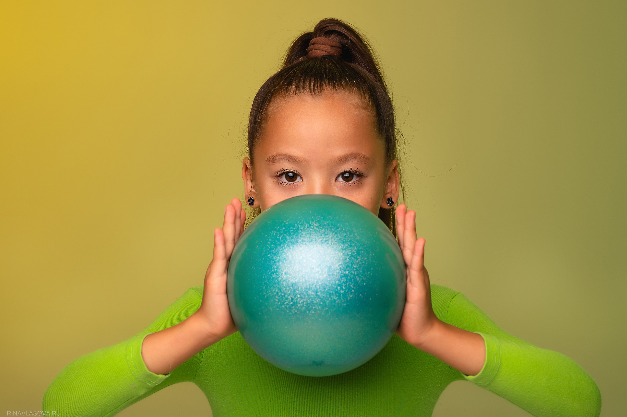 фотосессия с цветным светом и бликами для детей