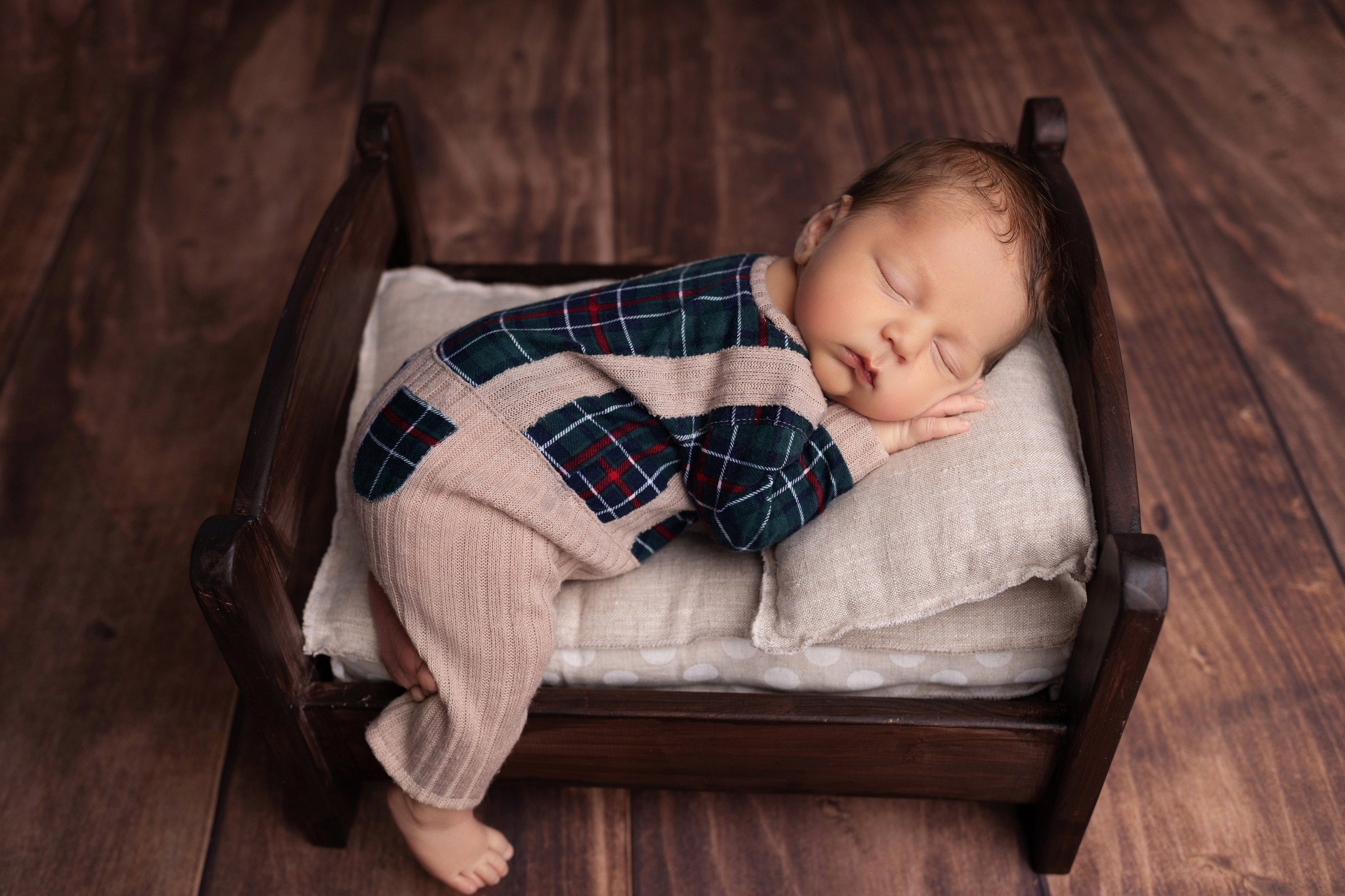 Классическая фотосессия малыша. Фотограф новорожденных малышей в Омске и Омской области Эльвира Камаева