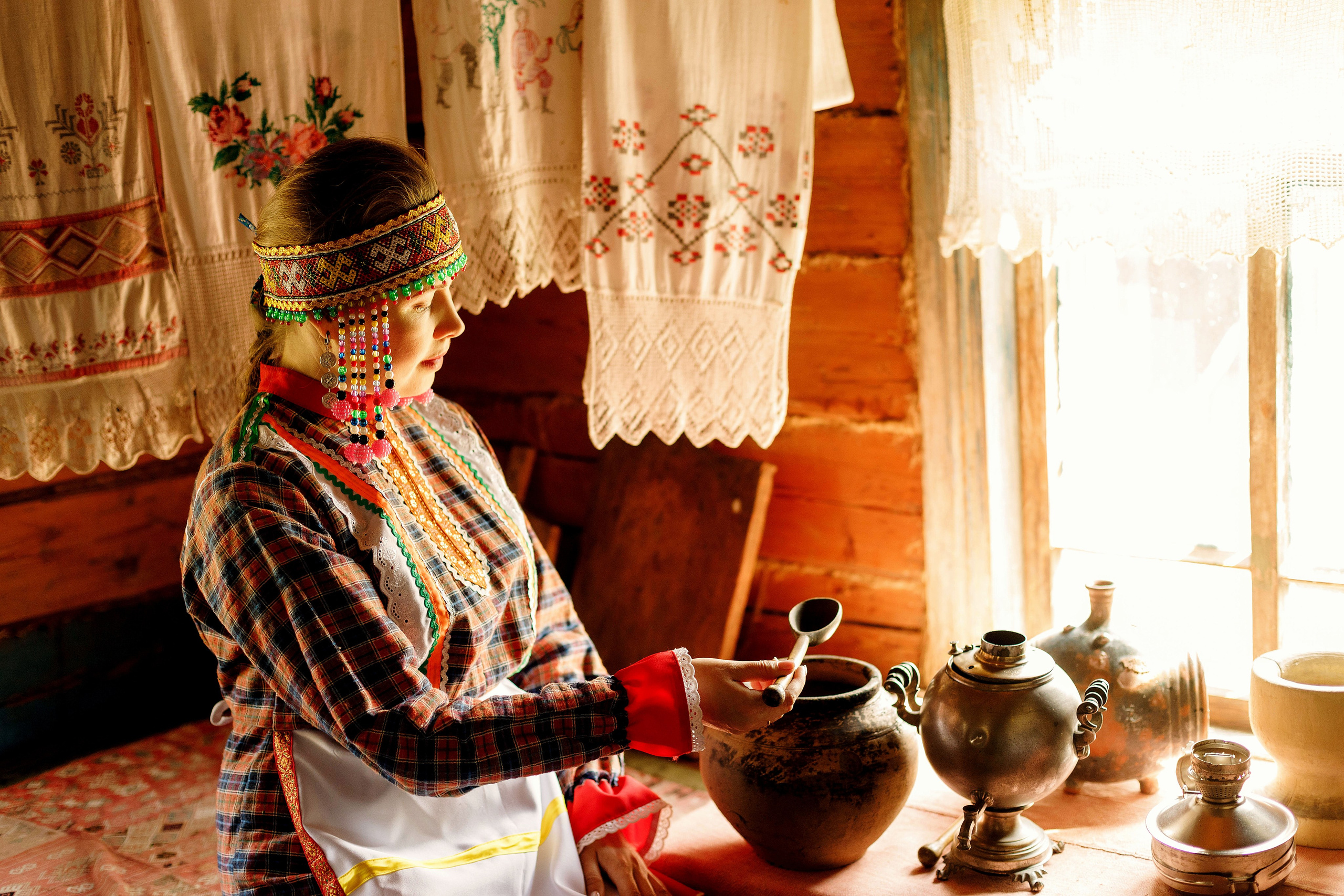 Фотосессия с Екатериной Анисимовой в Ибресинском этнографическом музее. Портретный и репортажный фотограф в Чебоксарах Андриян Чаркин