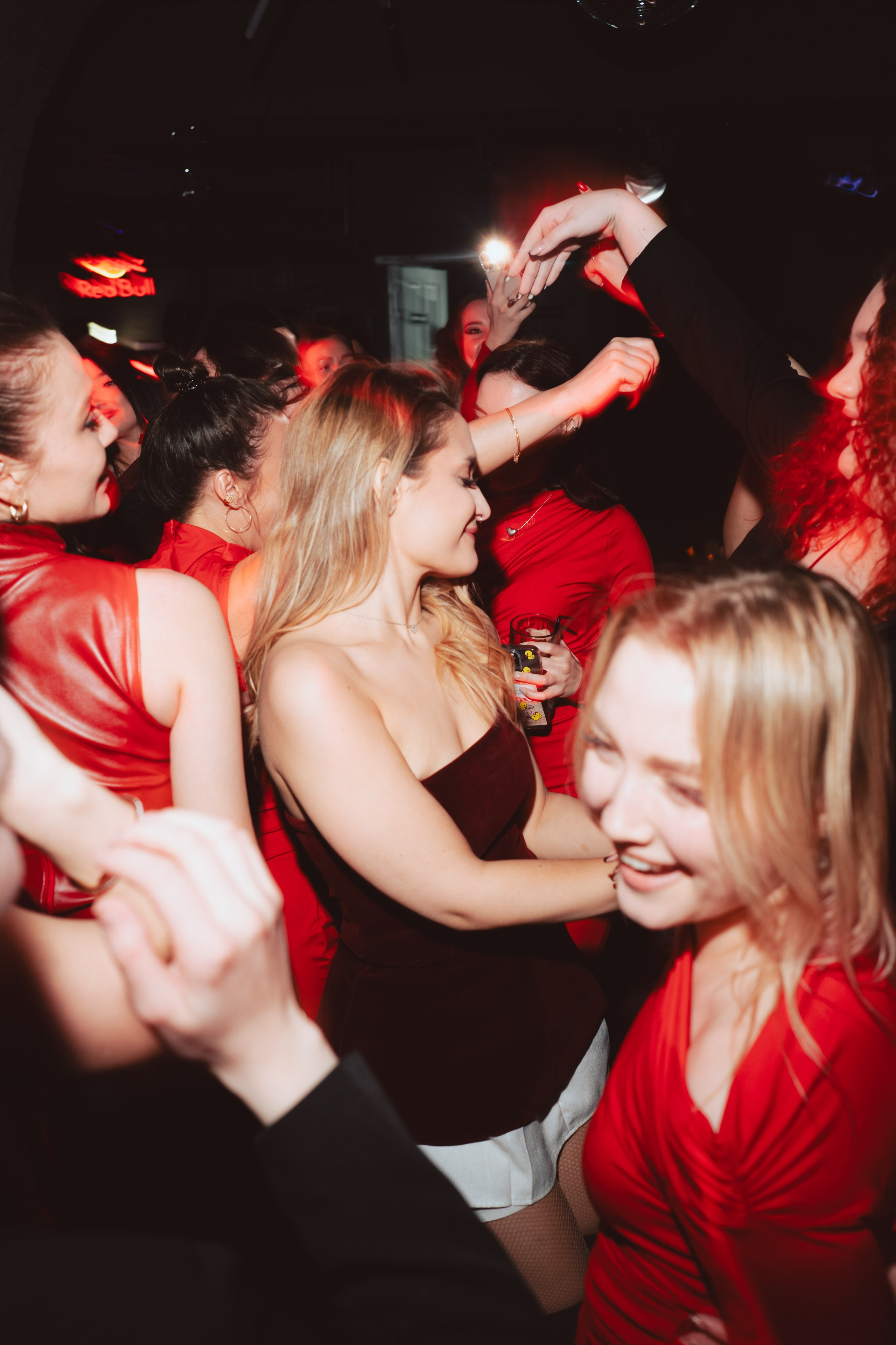 SO STRIP // Woman's moment. Репортажный фотограф в Казани Виктория Трунова