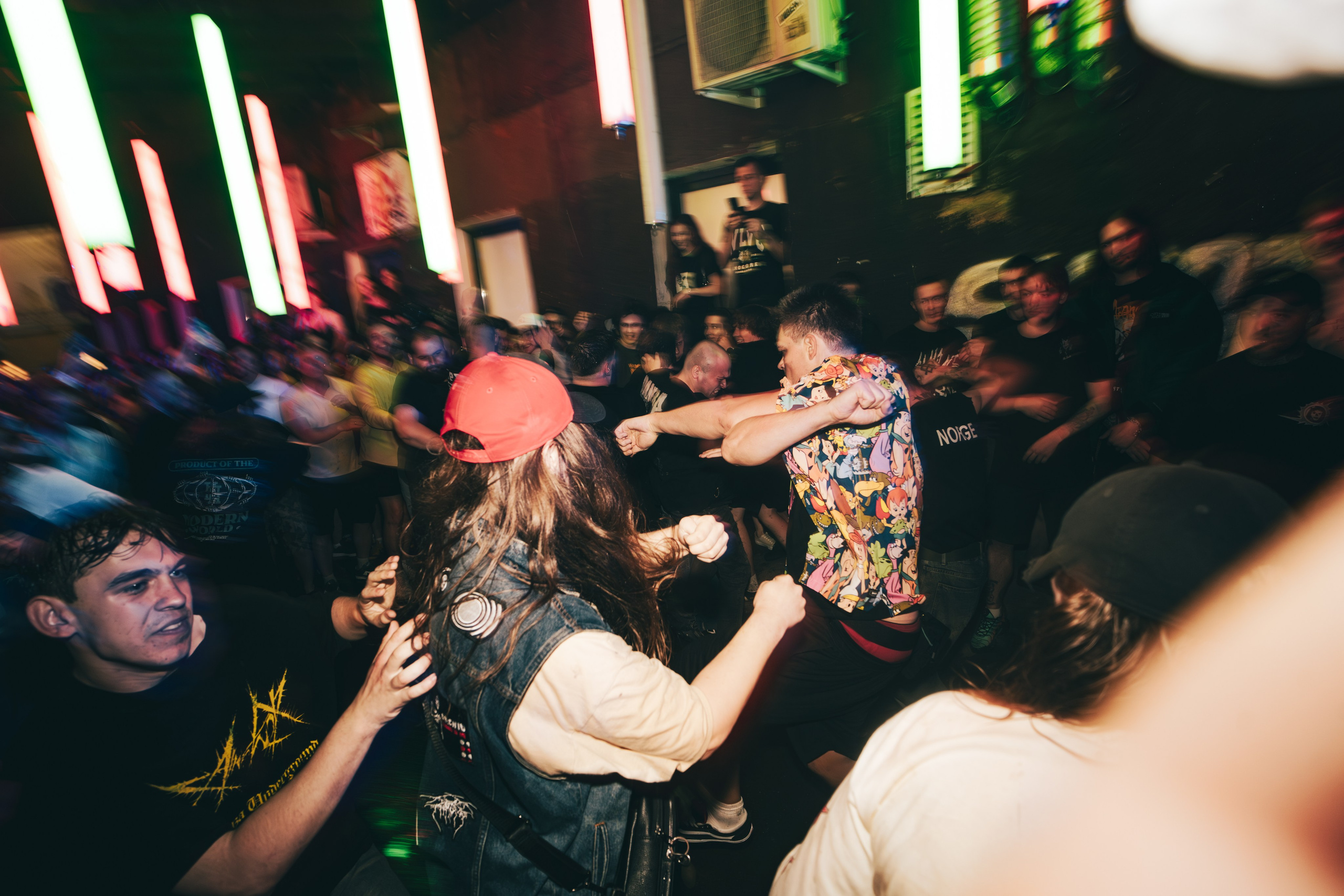 /brainrot/, ://Sign_off, PARTYBREAKER, WLVS 13.06.2026 в Смене. Репортажный фотограф в Москве Legiodot