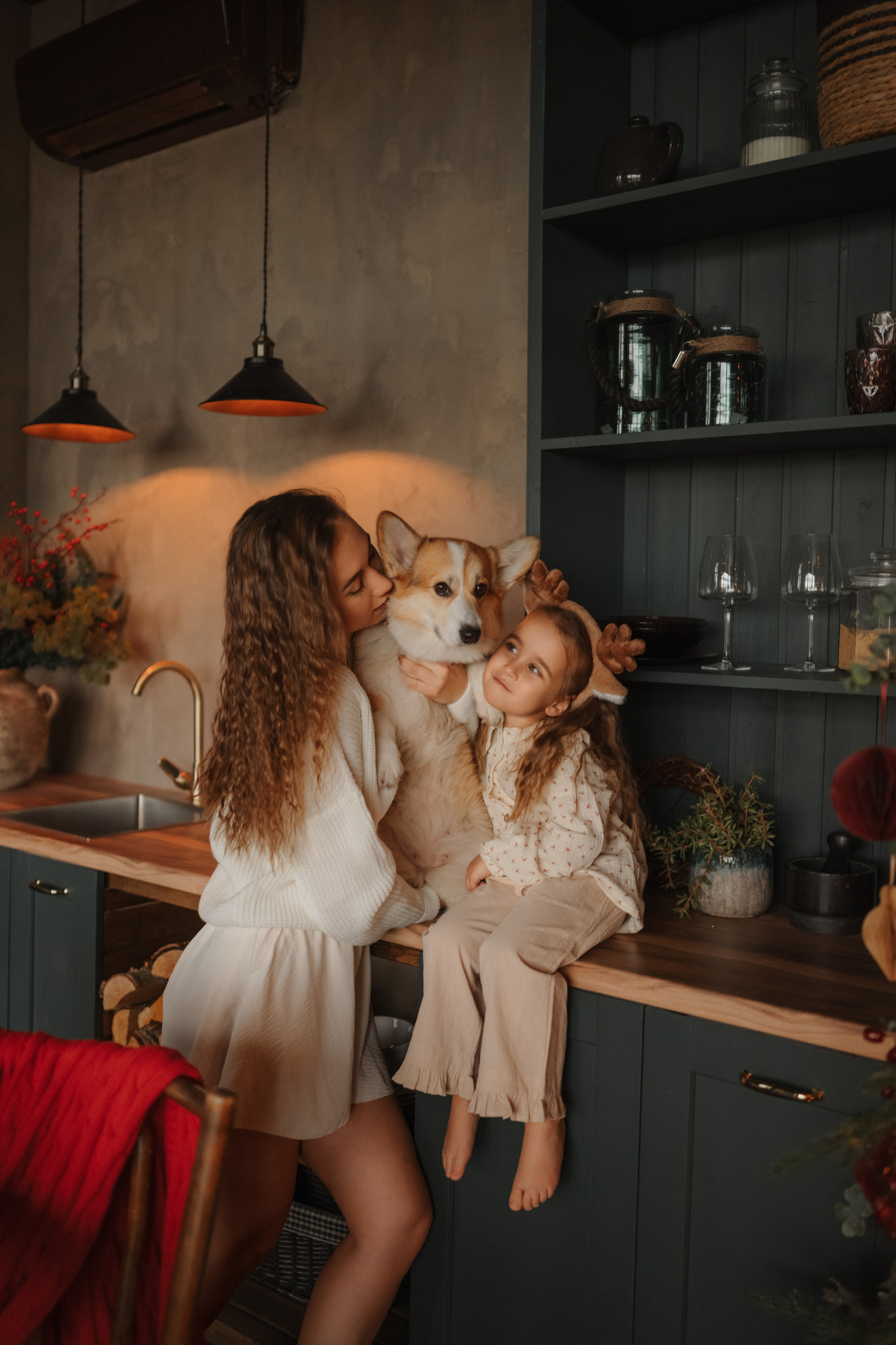 Лада, Алиса, Андрей и Фифи. Дьяконова Валерия семейный и детский фотограф в Санкт-Петербурге