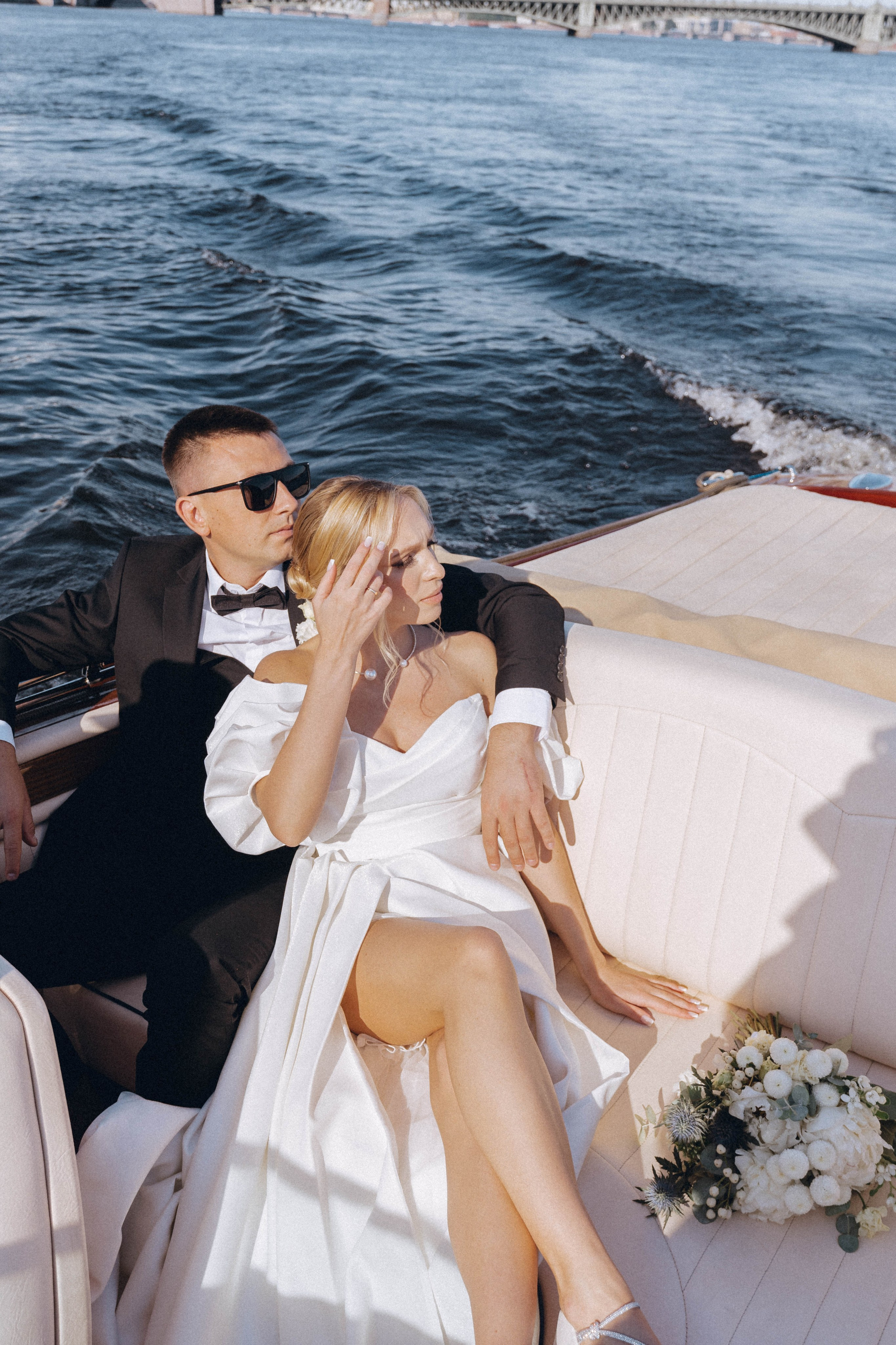 СВАДЕНБНАЯ СЬЕМКА НА КАТЕРЕ ПО КАНАЛАМ САНКТ-ПЕТЕРБУРГА И В АКВАТОРИИ НЕВЫ. Профессиональный фотограф, Санкт-Петербург — Виктория Богомолова