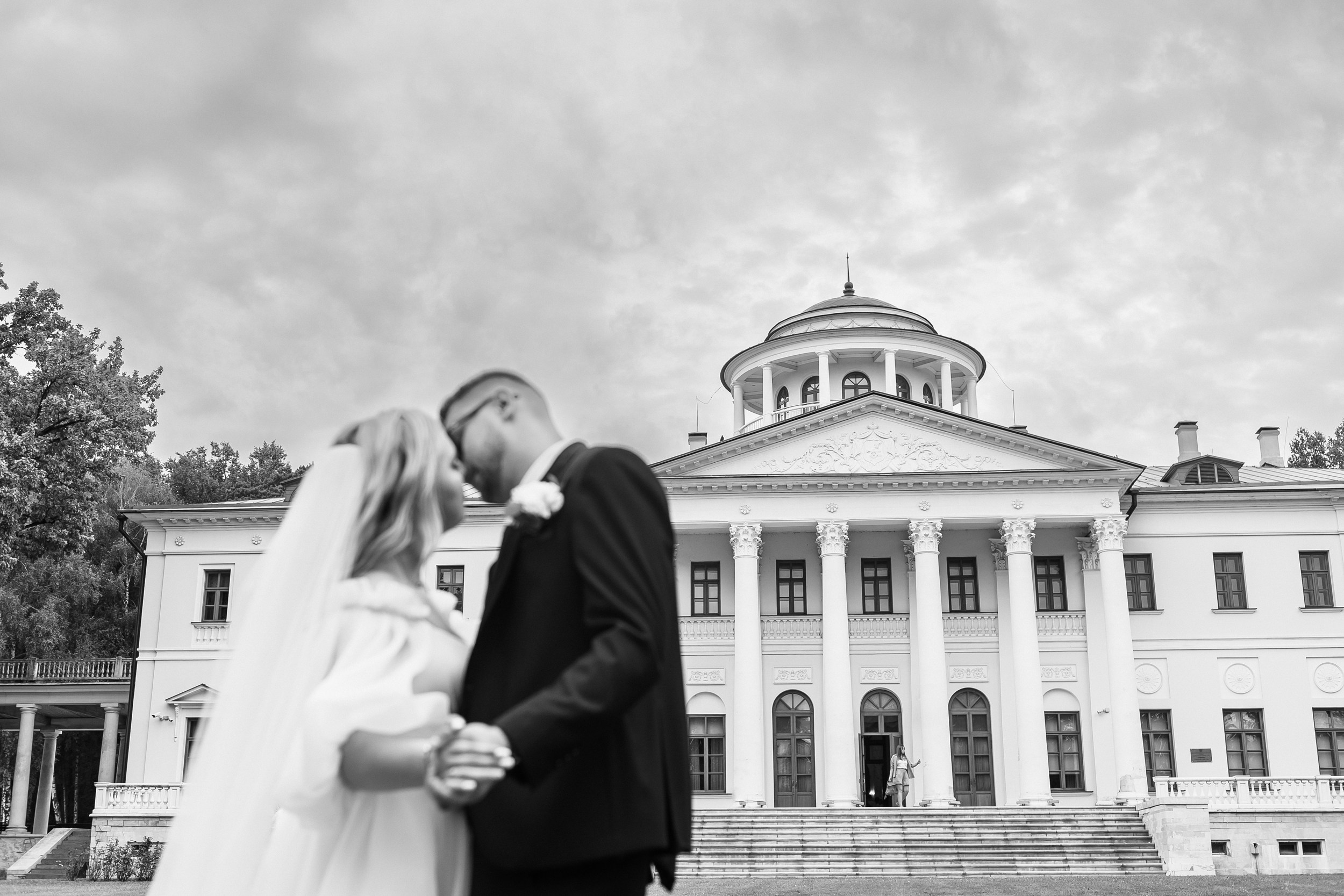 Локации для свадебной прогулки в Москве. Свадебный фотограф в Москве Дарья Олендарёва