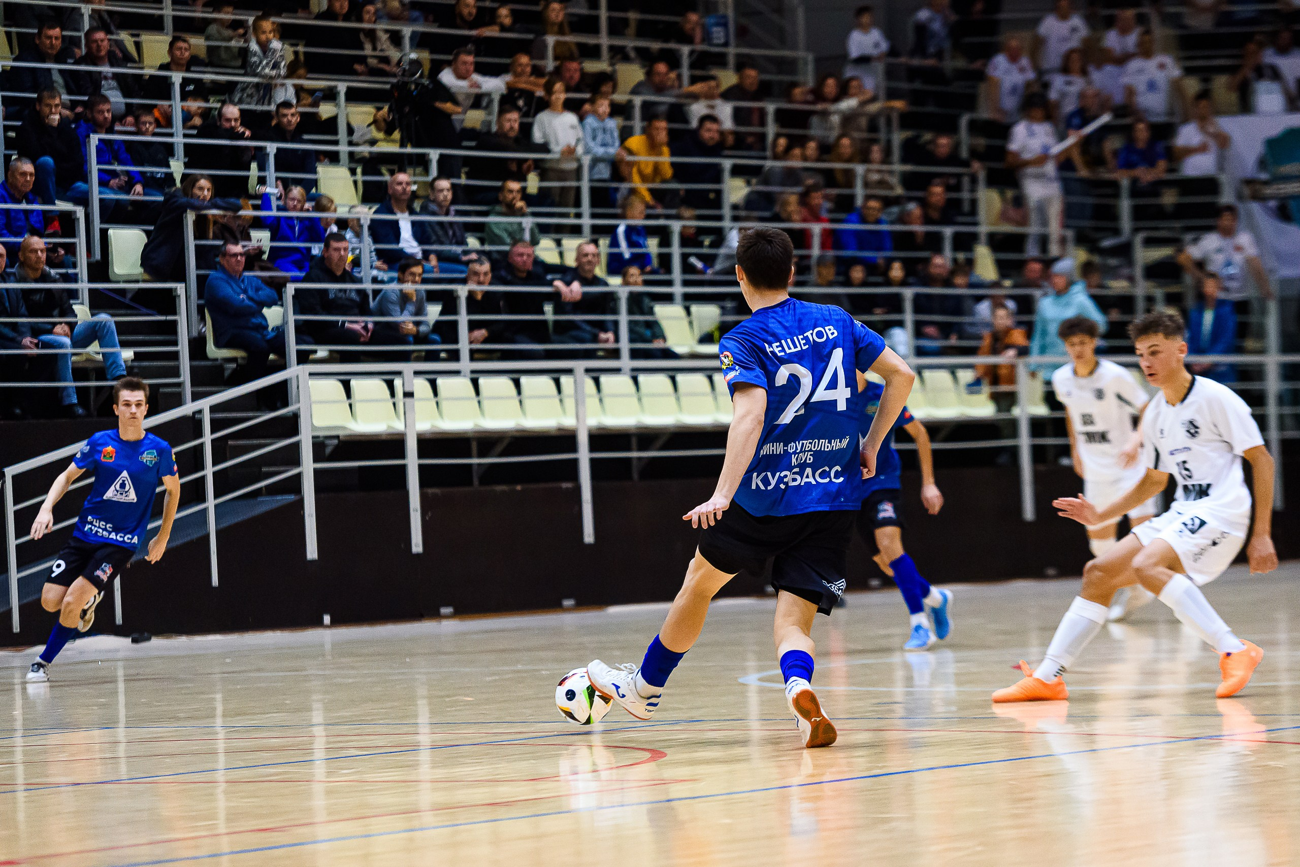 Высшая лига по футзалу — Сезон 2024-2025 — 2ой тур. Репортажный фотограф в Кемерово
