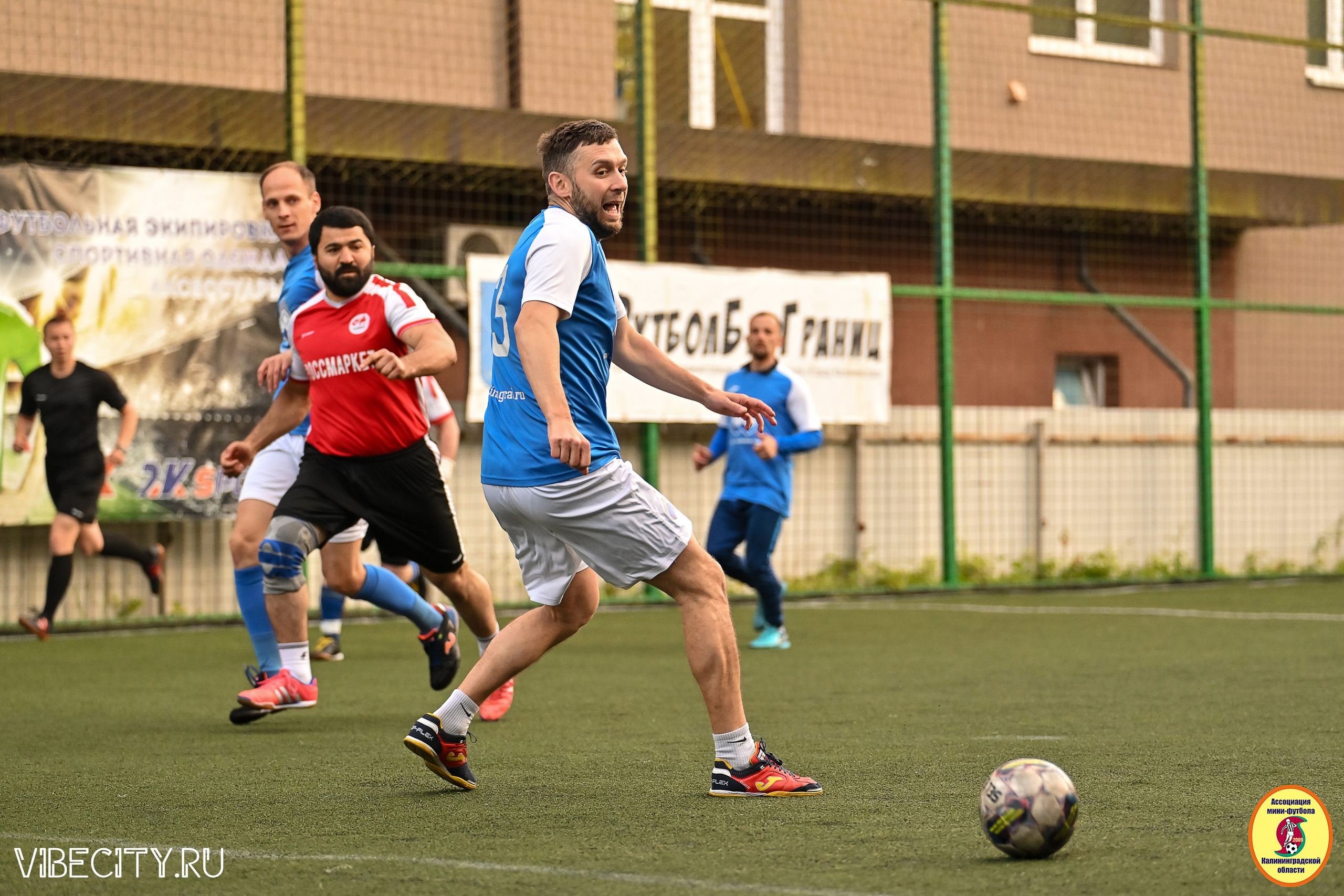 ИГРЫ МИНИ-ФУТБОЛЬНОЙ И КОРПОРАТИВНОЙ ЛИГИ. VIBECITY.RU Вайб Сити Ру Фоторепортажи Фотоотчеты Калининград